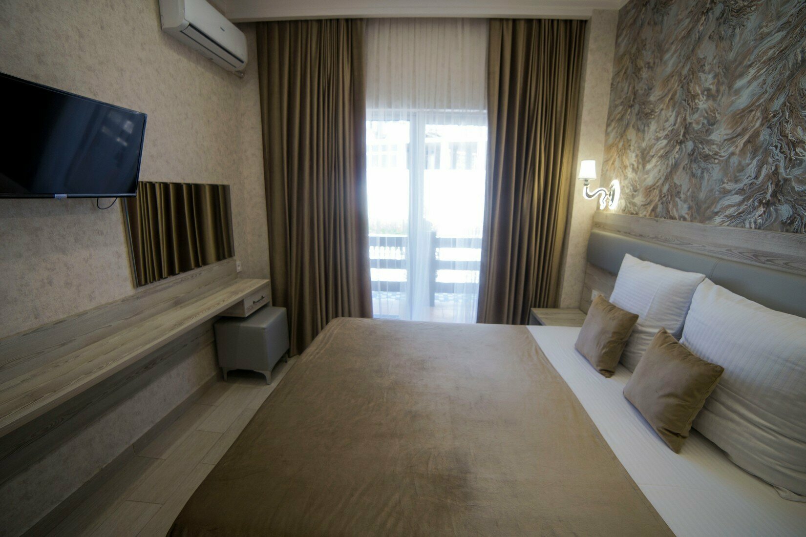 Двухместный номер с 1 кроватью и балконом