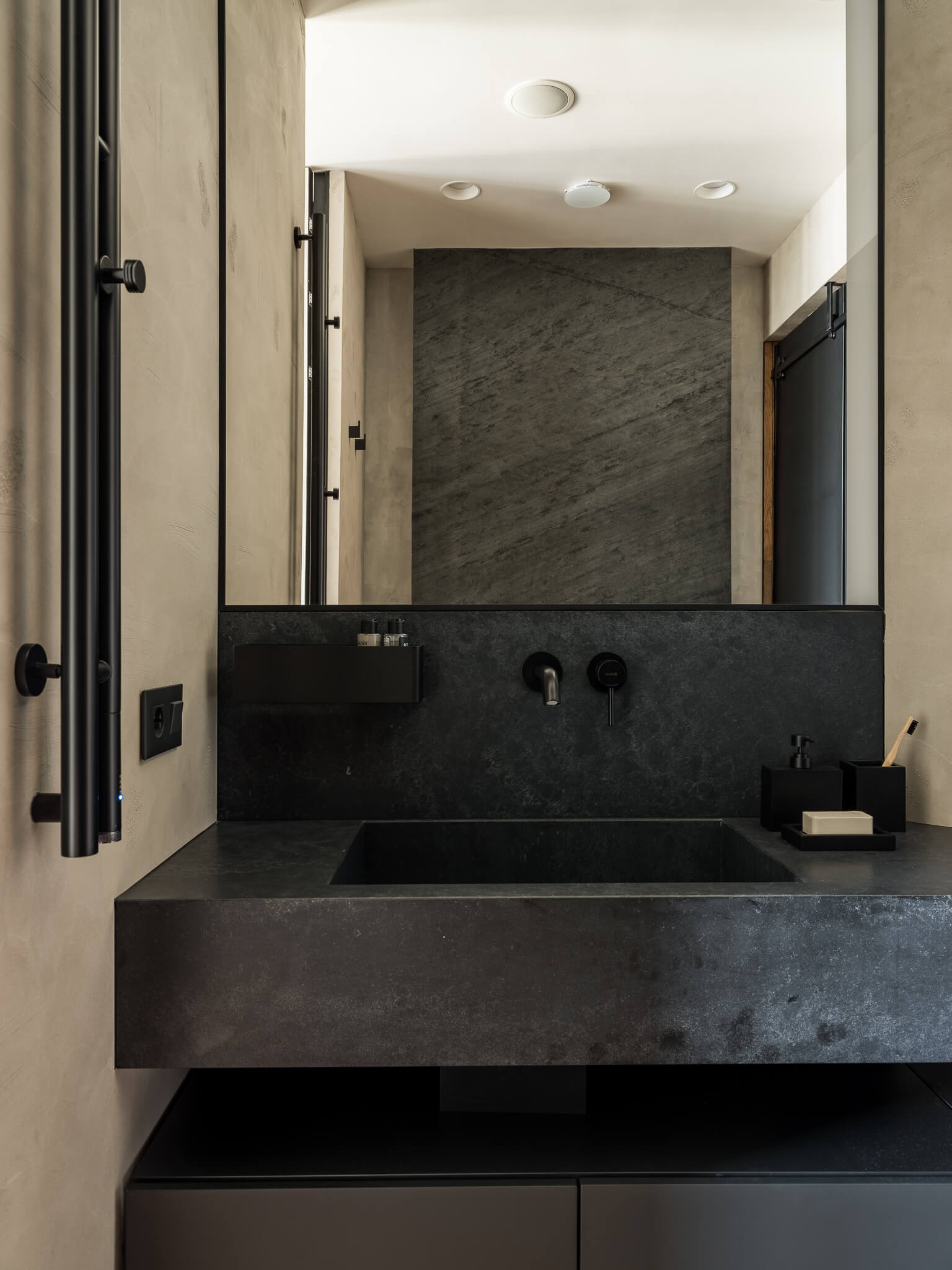 "SKY EDGE" — невероятно красивые апартаменты на 77-м этаже  башни Федерация "Восток" с угловой спальней и уникальным интерьером.