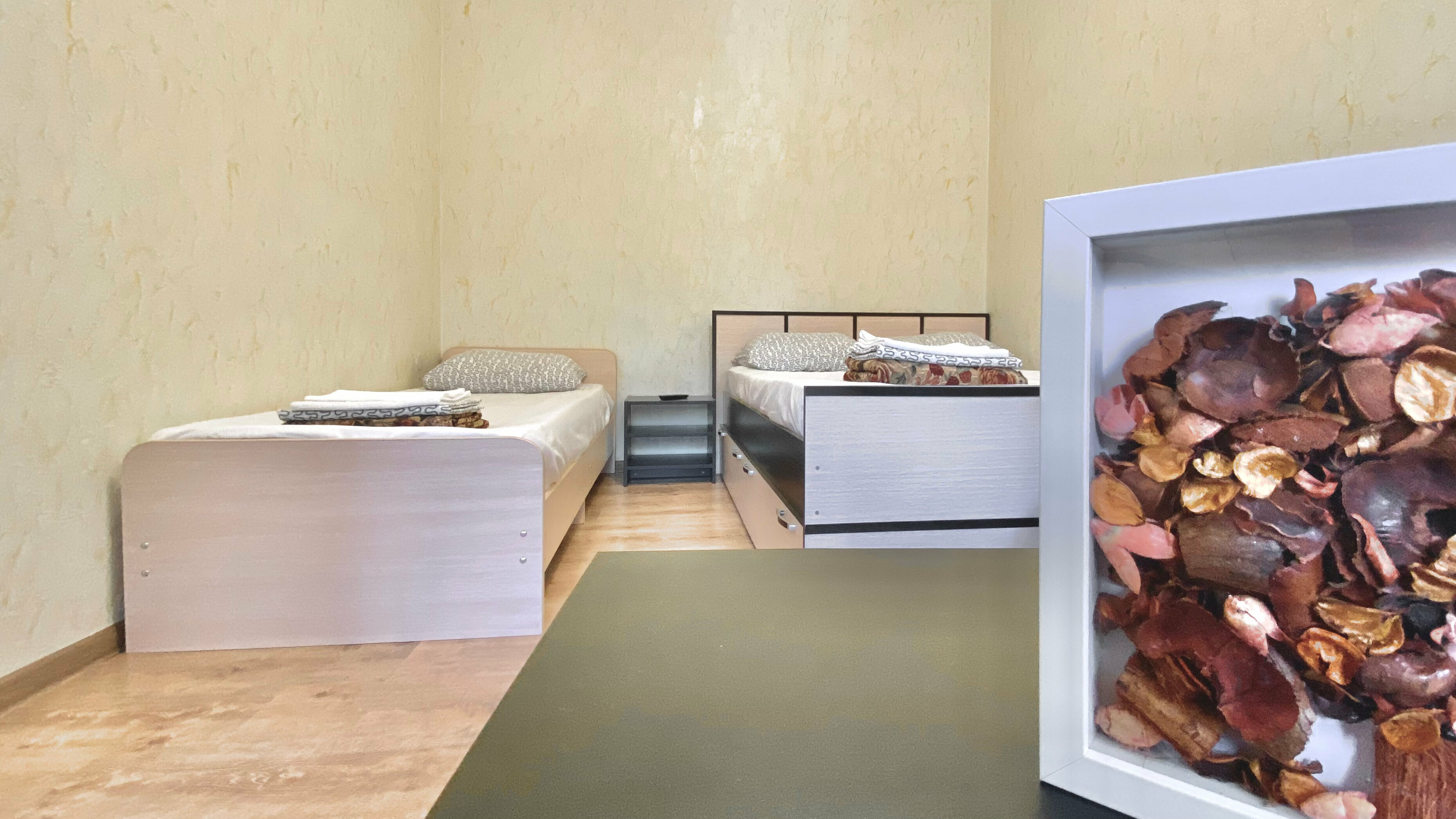 Трехместный номер с собственной ванной комнатой