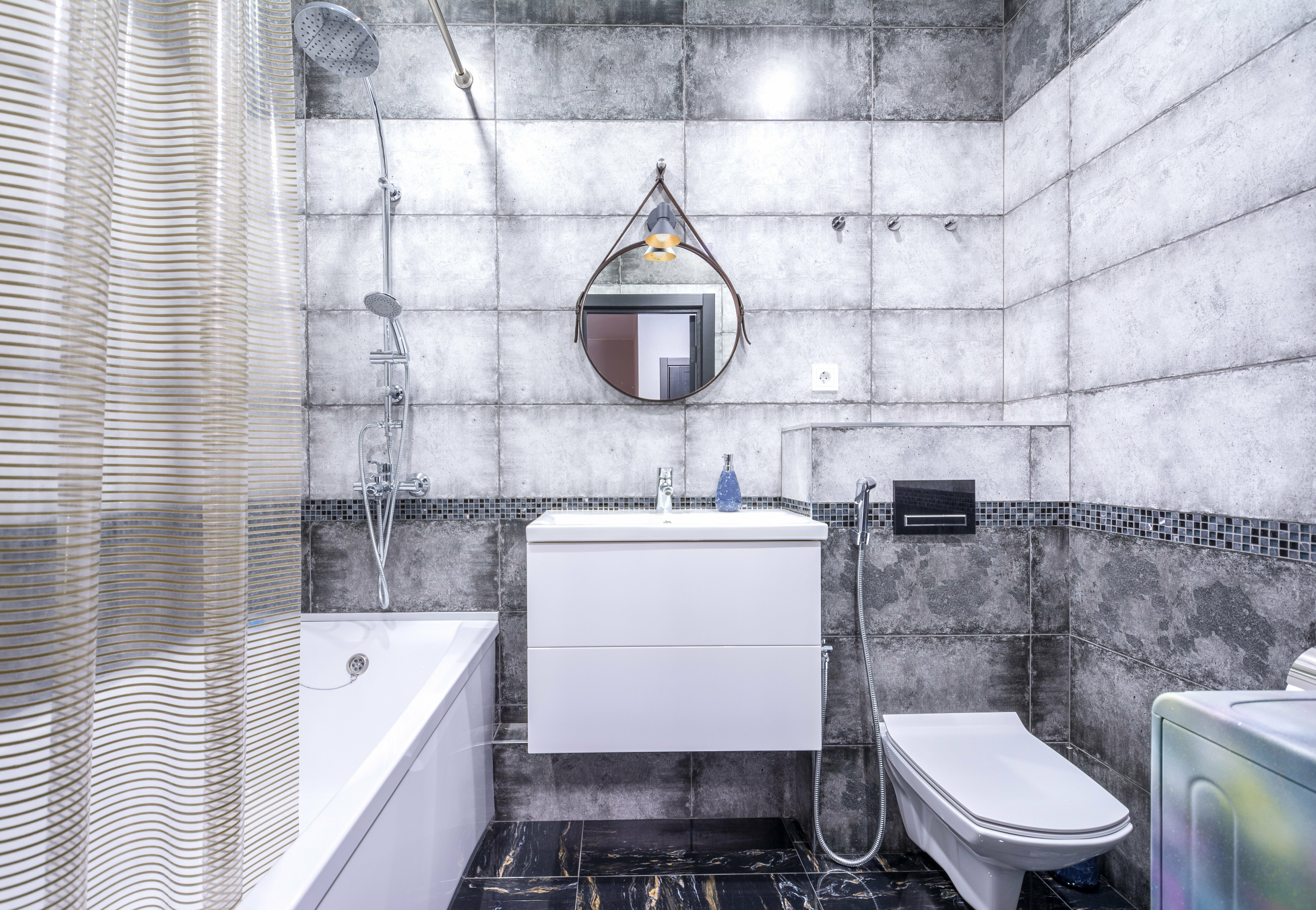 Эксклюзивные апартаменты с двумя спальнями. В главной спальне — кровать-трансформер «Эргомоушен». Вид на город с 16-го этажа.