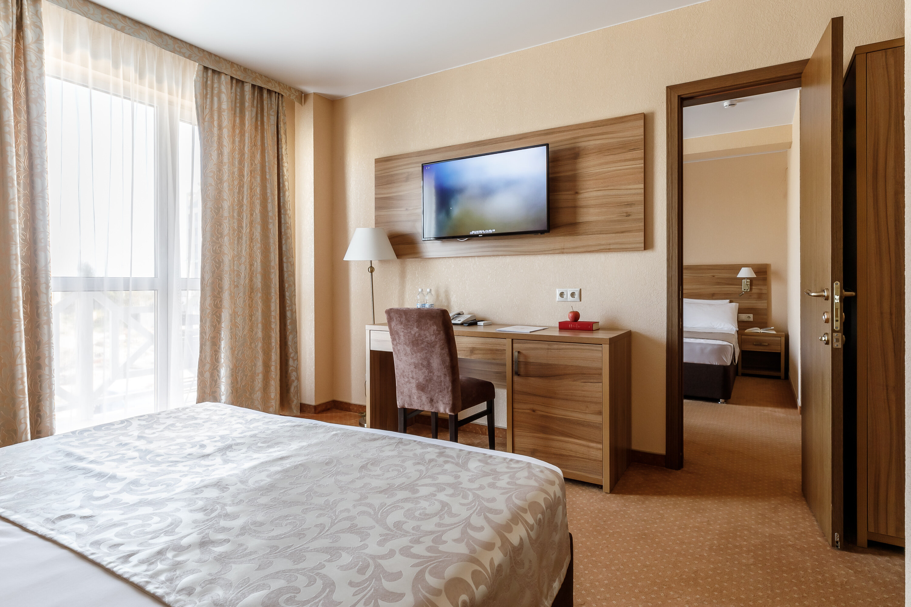 Смежные стандарты 4-х местные с балконом 1 корпус