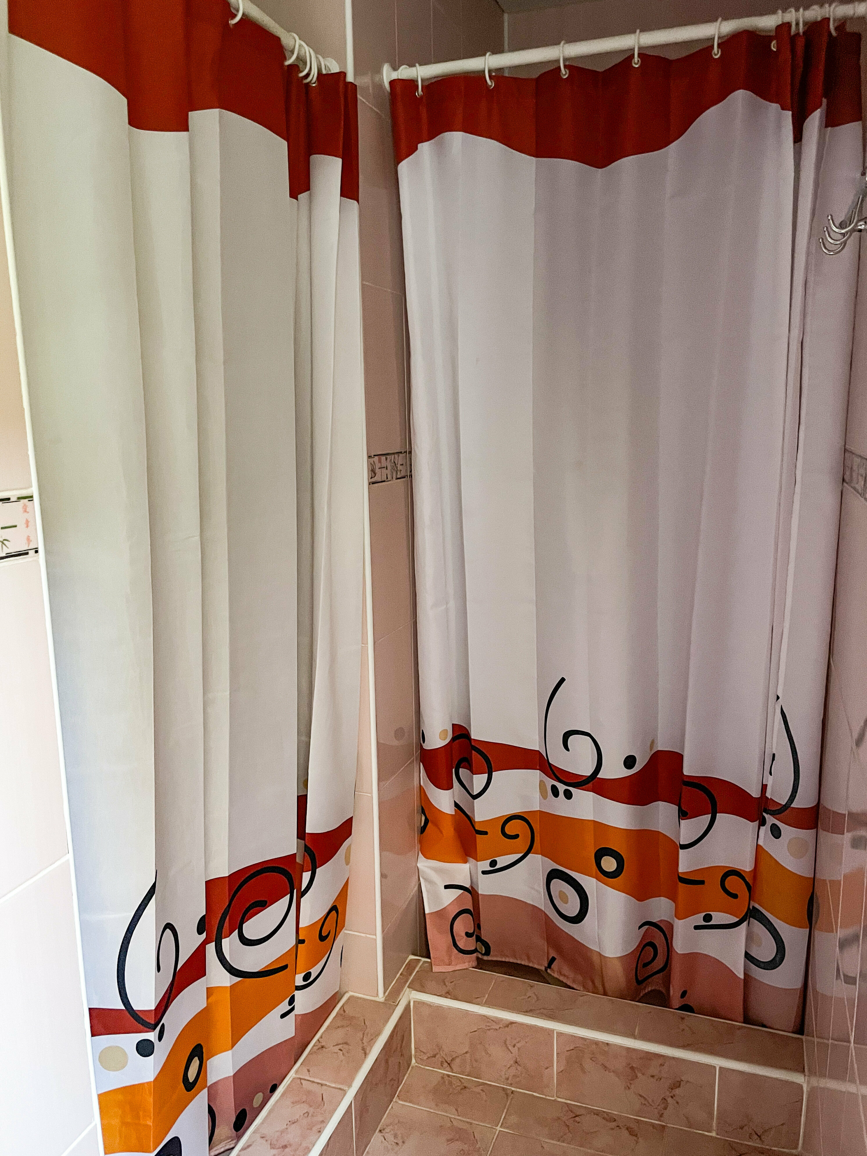 Двухместный номер с 1 кроватью или 2 отдельными кроватями и общей ванной комнатой