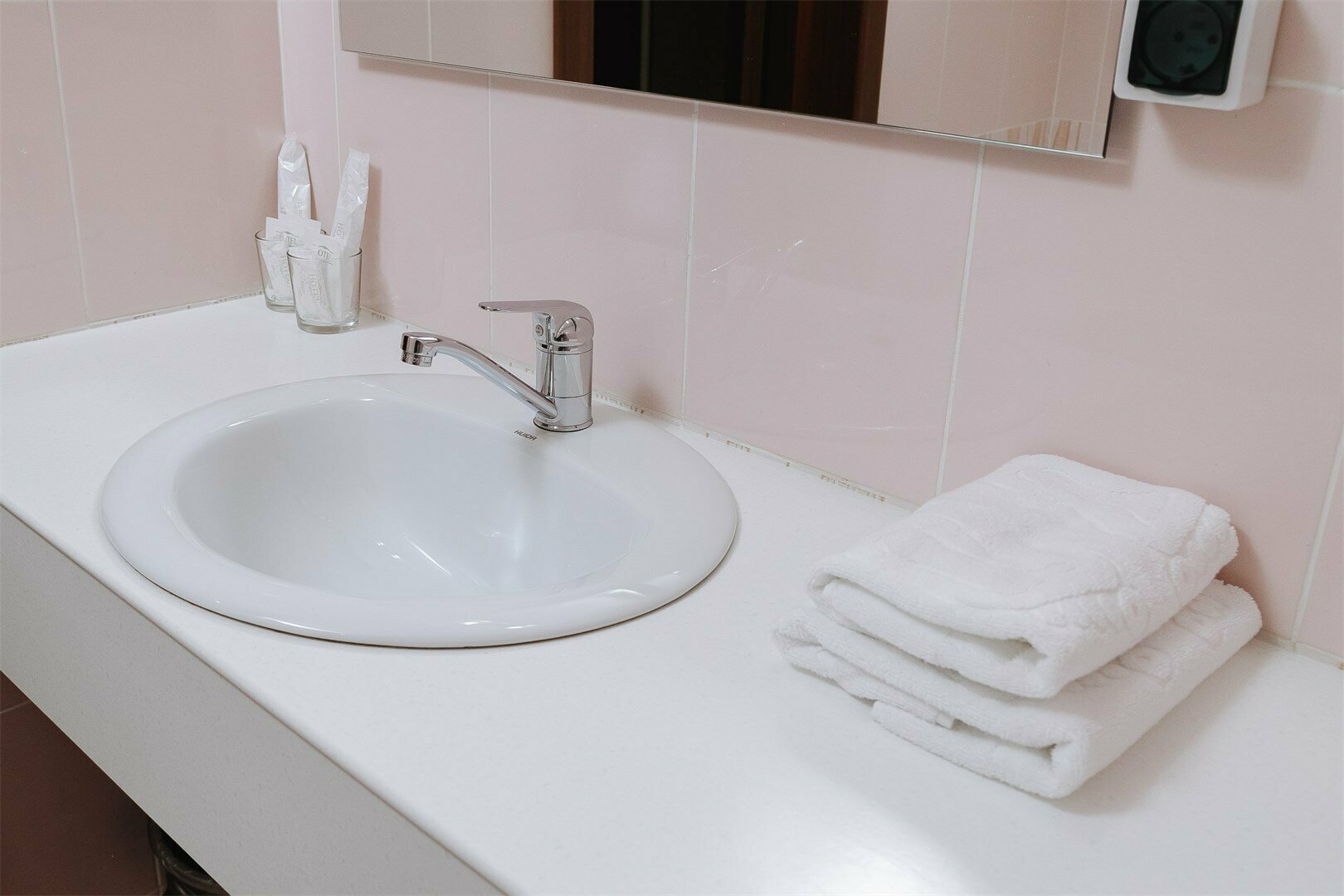 Номер первой категории (с видом во двор с двуспальной кроватью)