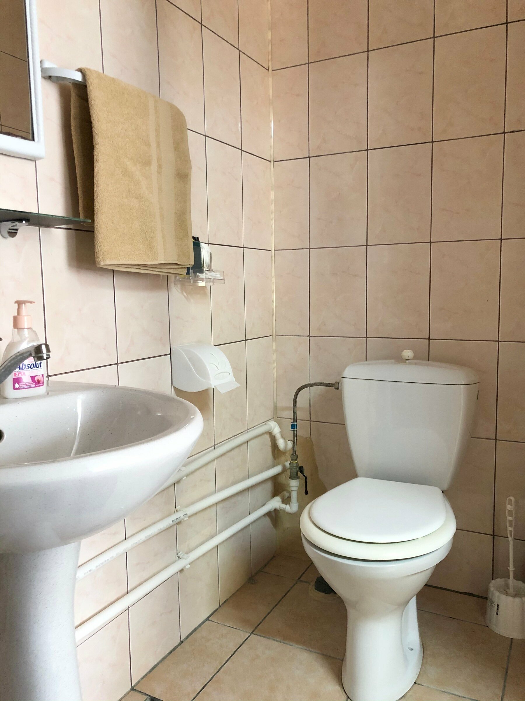 Трехместный номер с собственной ванной комнатой