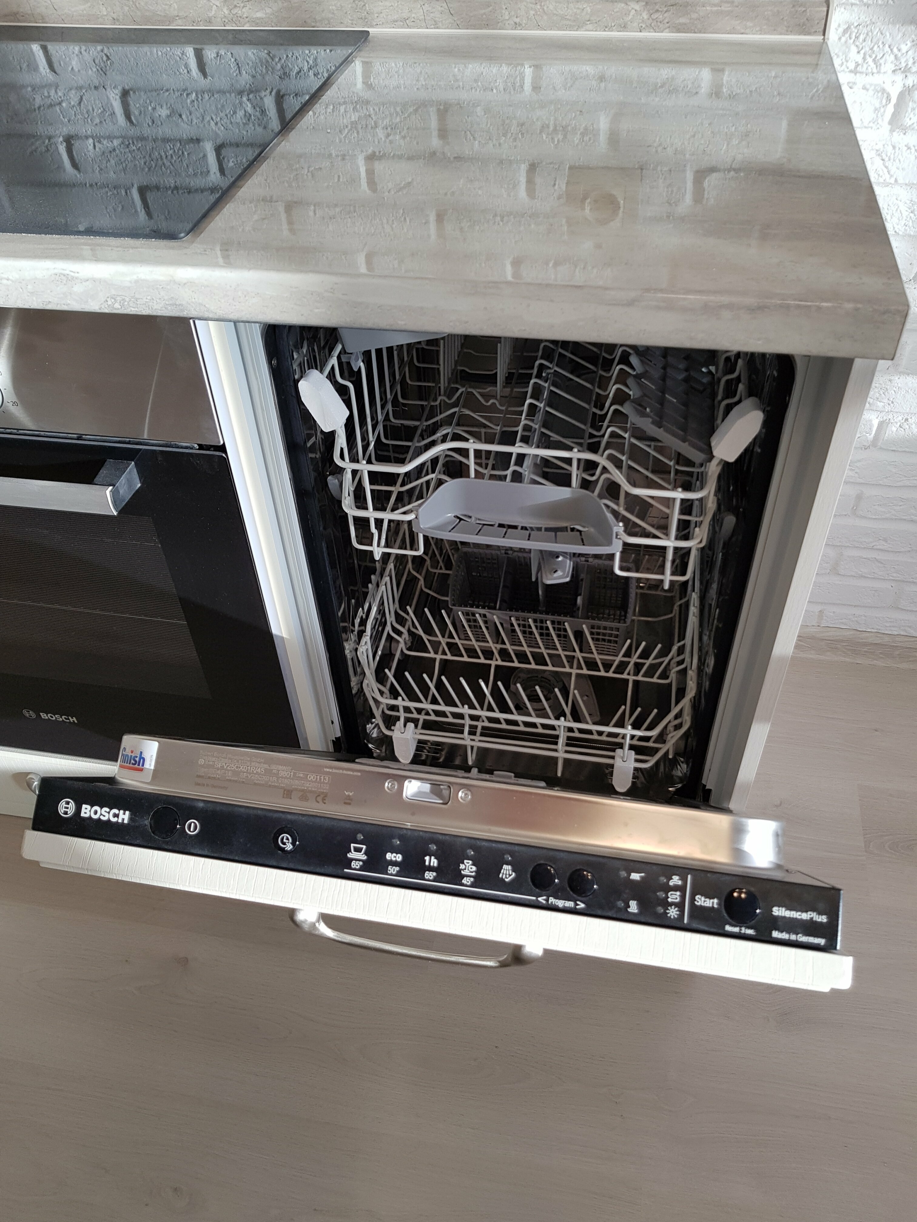 Апартаменты с видом на набережную и Казанский Кремль (двухспальная кровать + двухспальный диван)