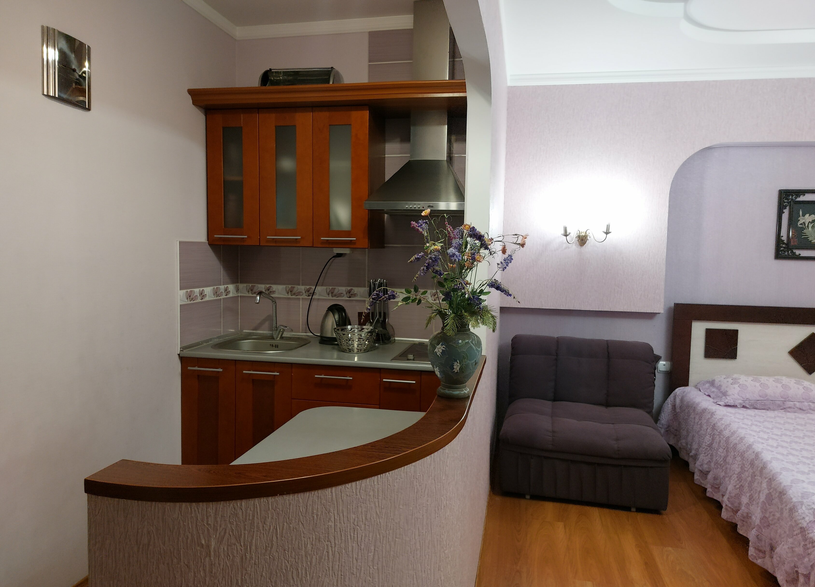 Двухместный номер с двуспальной кроватью и дополнительной кроватью