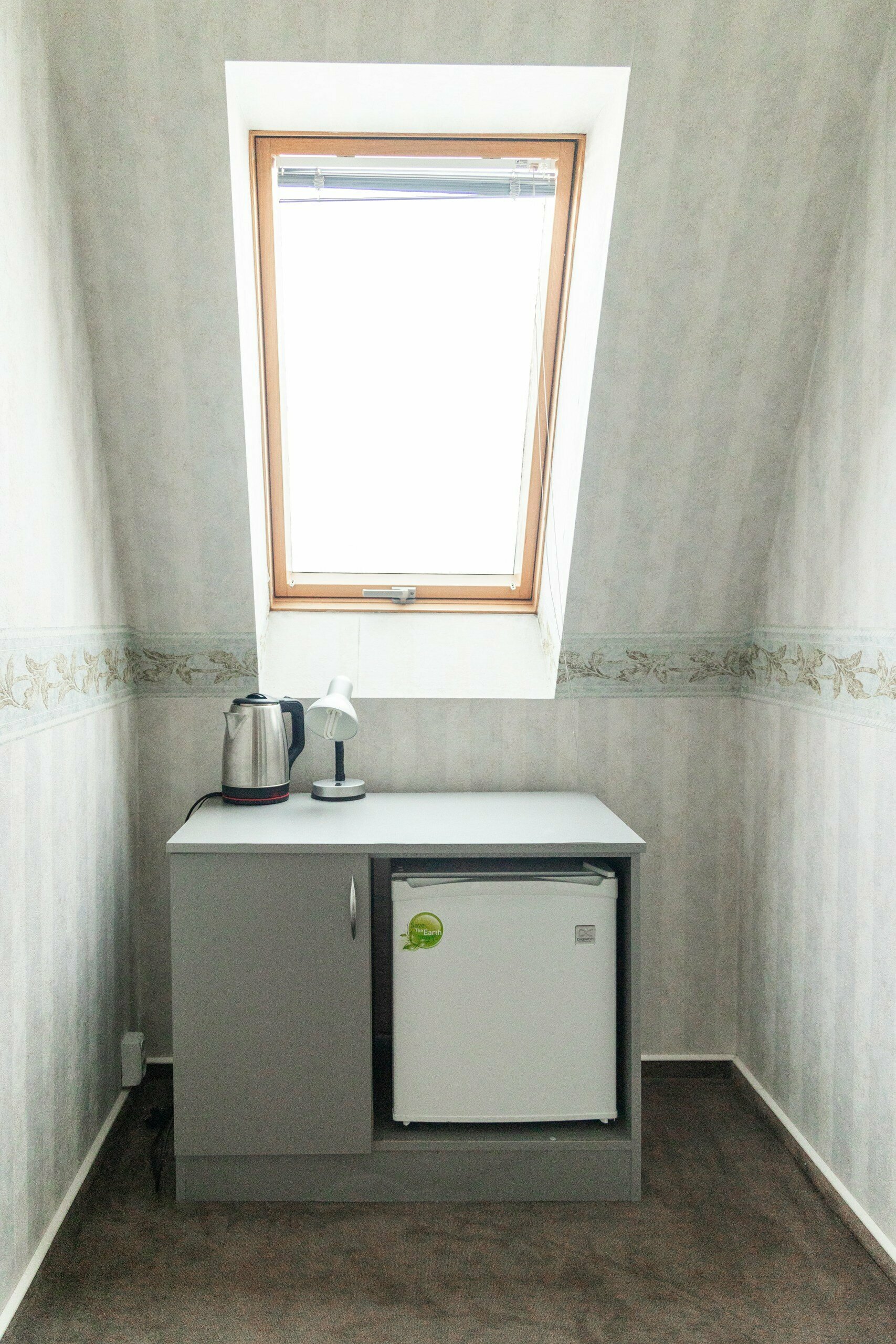 Семейное  двухместное размещение большая кровать+доп.место ( большая кровать+диван) Мансарда