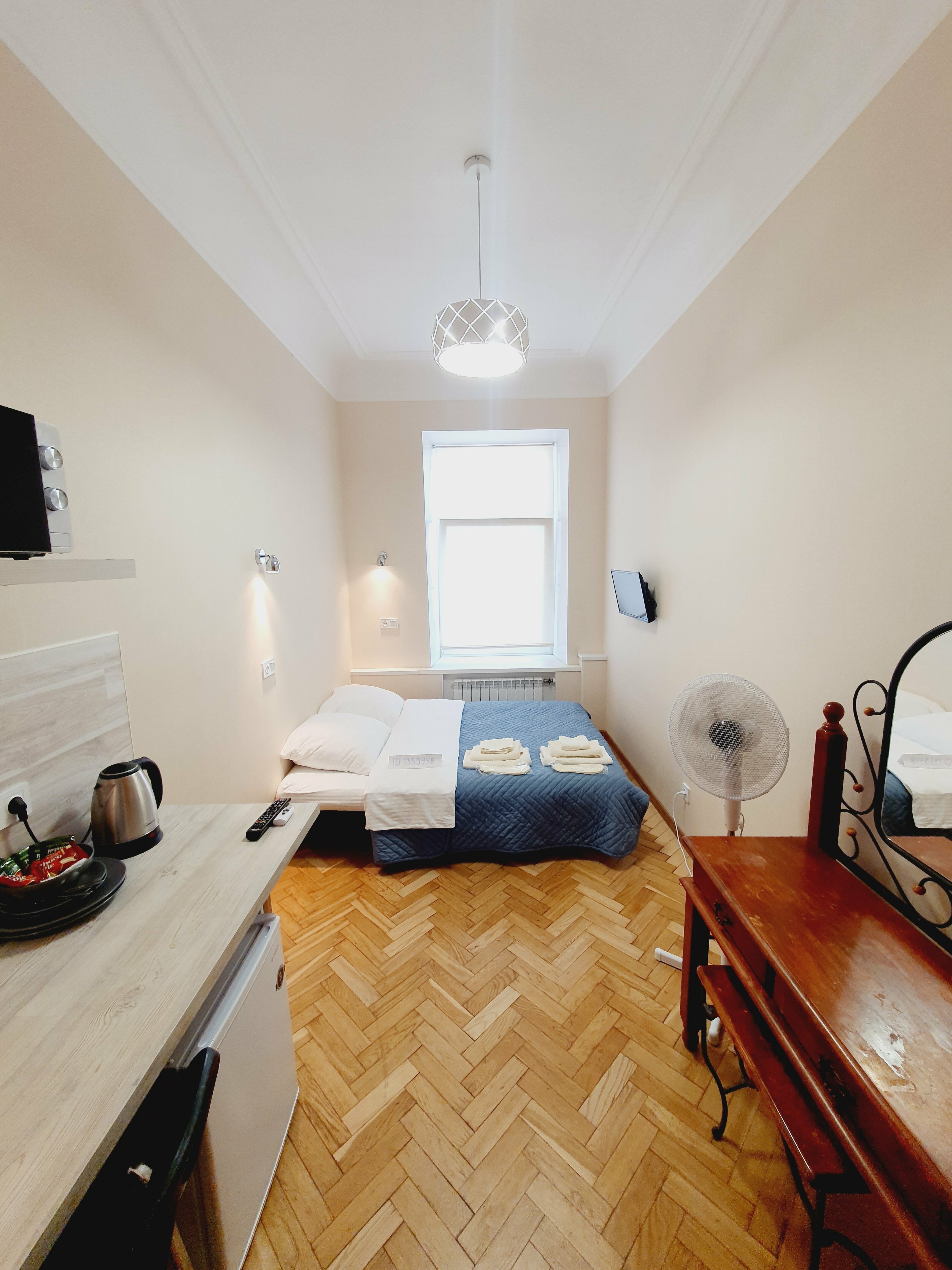 Двухместный номер с 1 кроватью и общей ванной комнатой