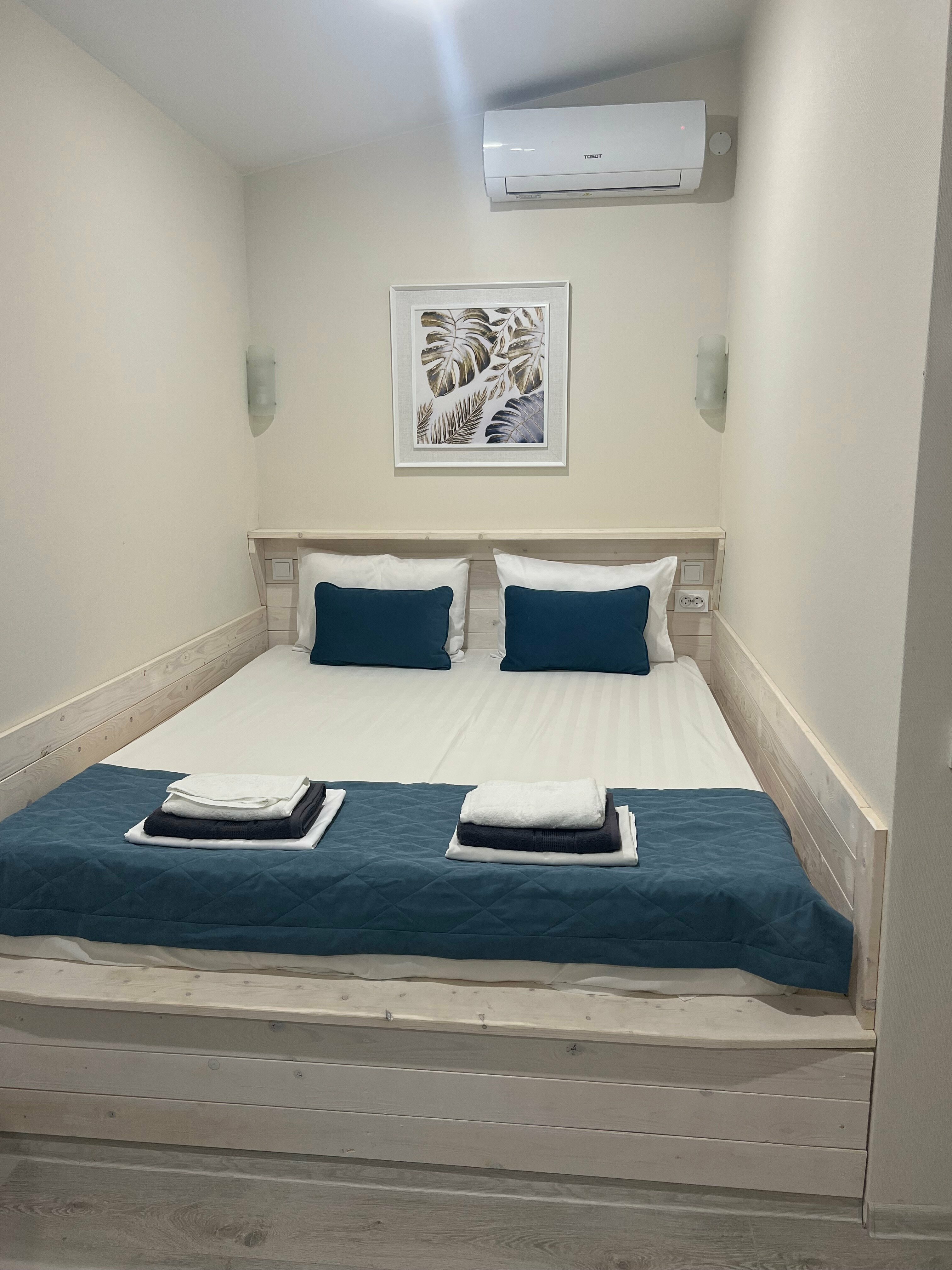 Домики с бассейном