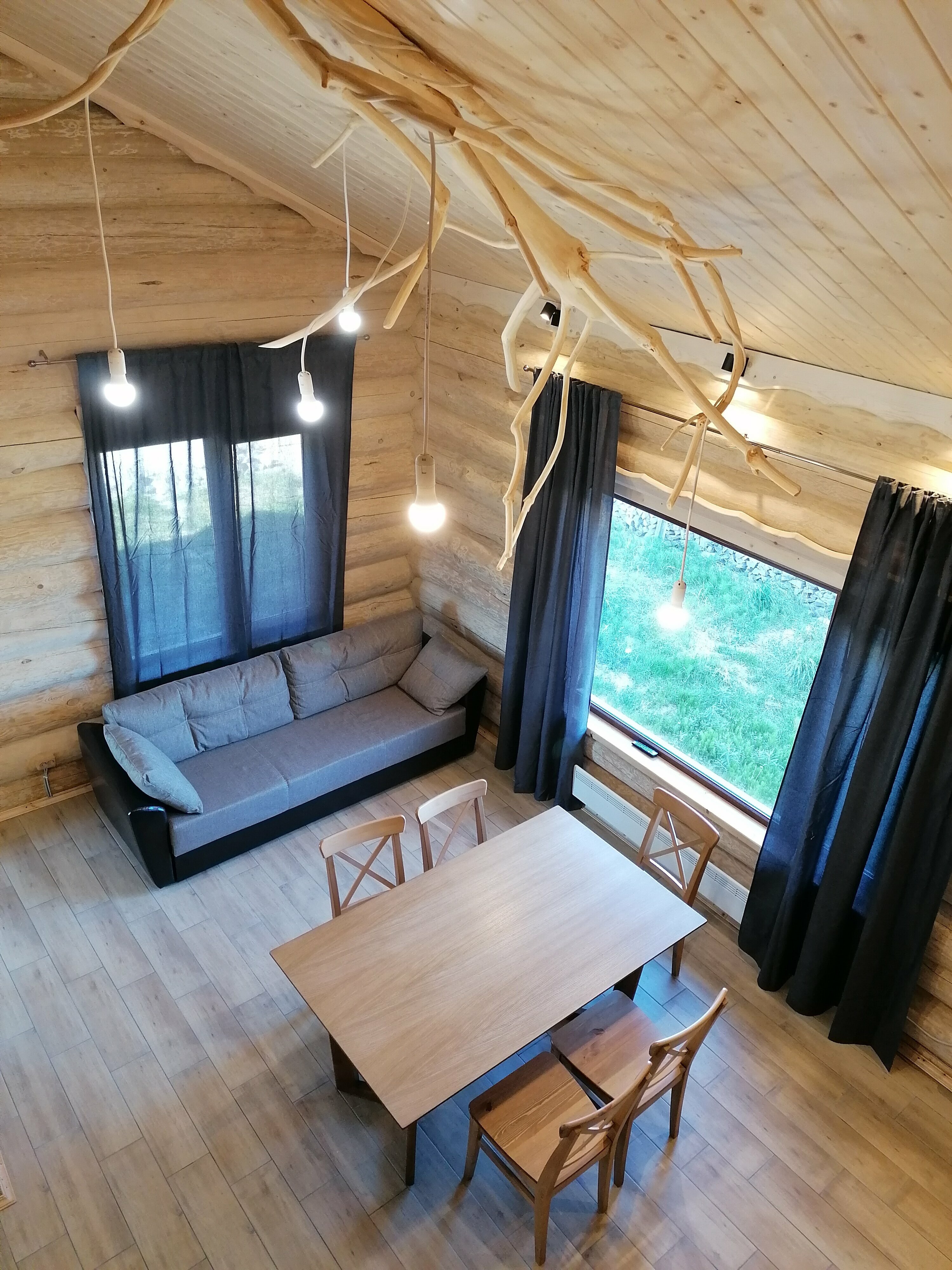 Дом с видом на озеро