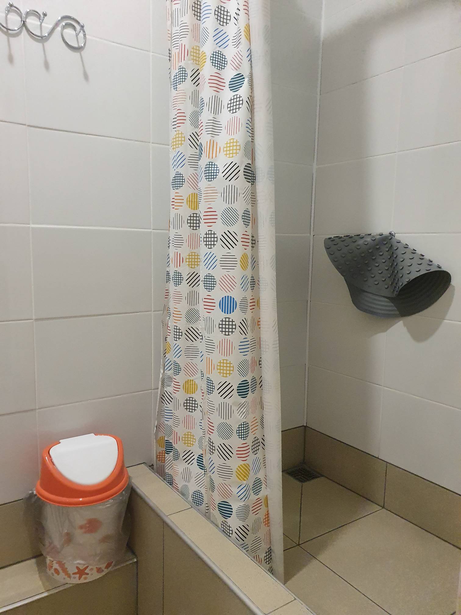 Двухместный номер с двуспальной кроватью и дополнительной кроватью