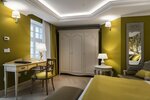 Superior Double Room, Inner hotel space view в Relais le Chevalier