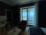 FAMILY SUITE ROOM SEA VIEW WITH BALCONY в Badam d'Art