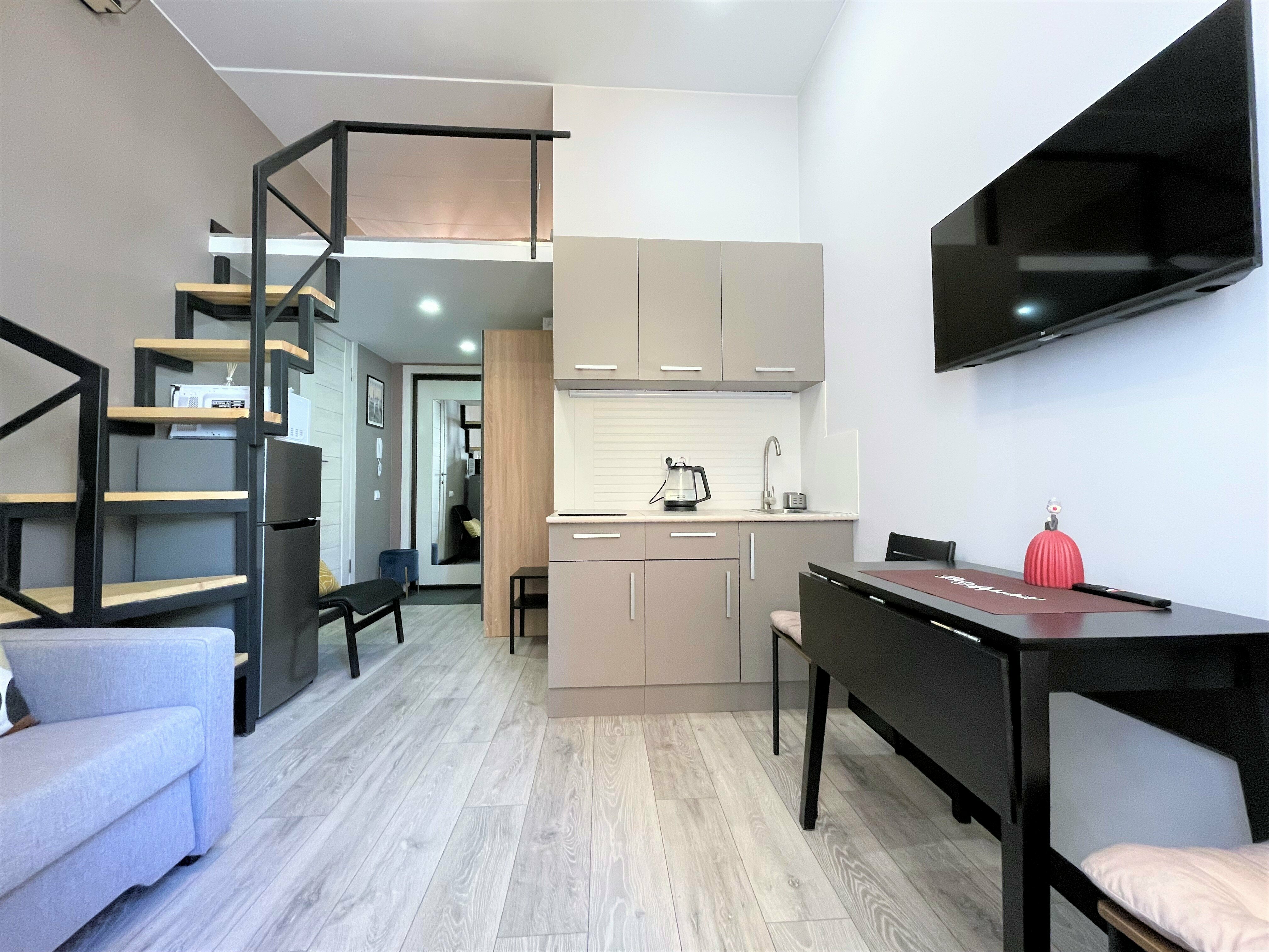 Двухуровневый номер-студия