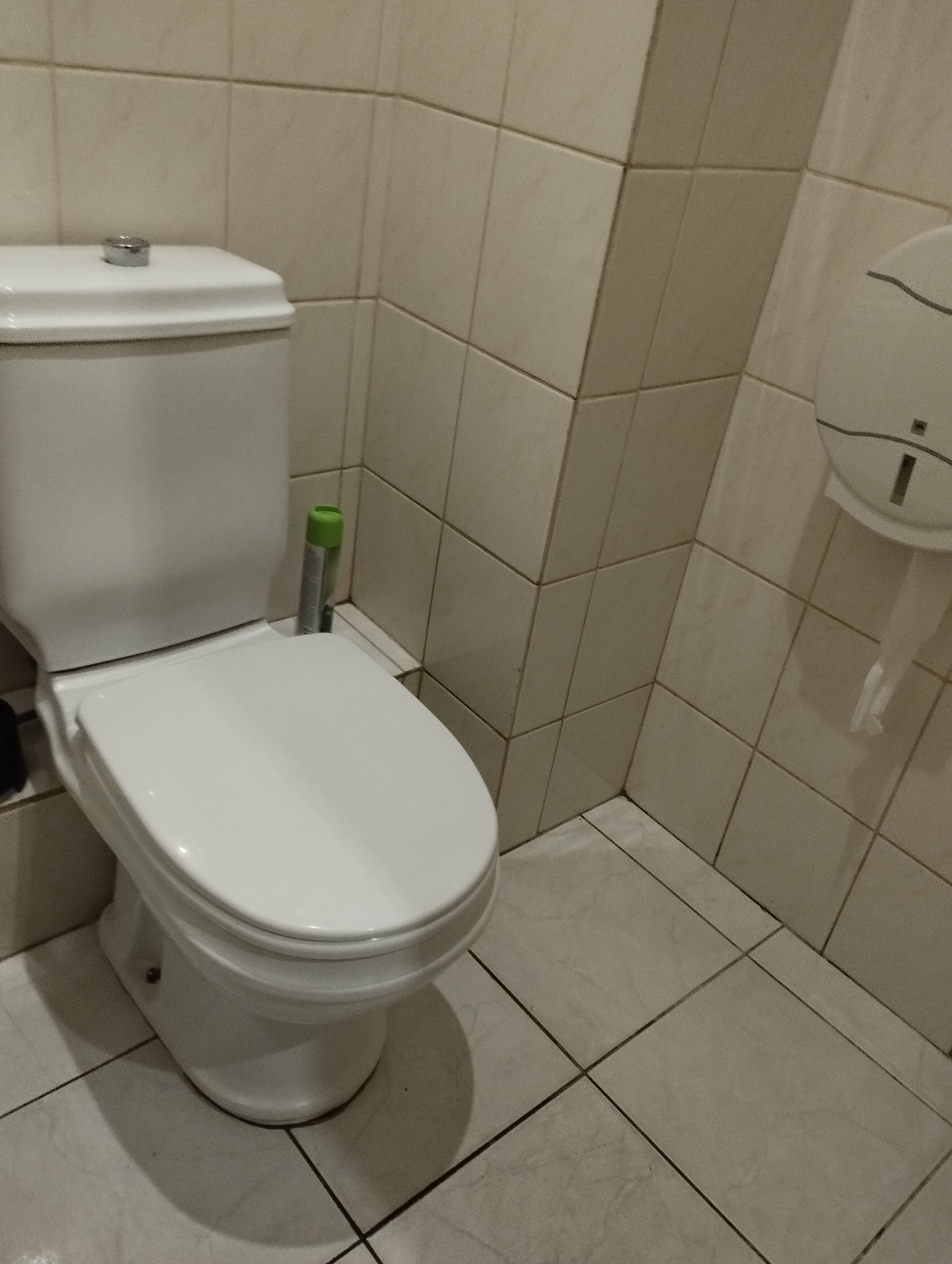 Спальное место на двухъярусной кровати в общем номере для мужчин