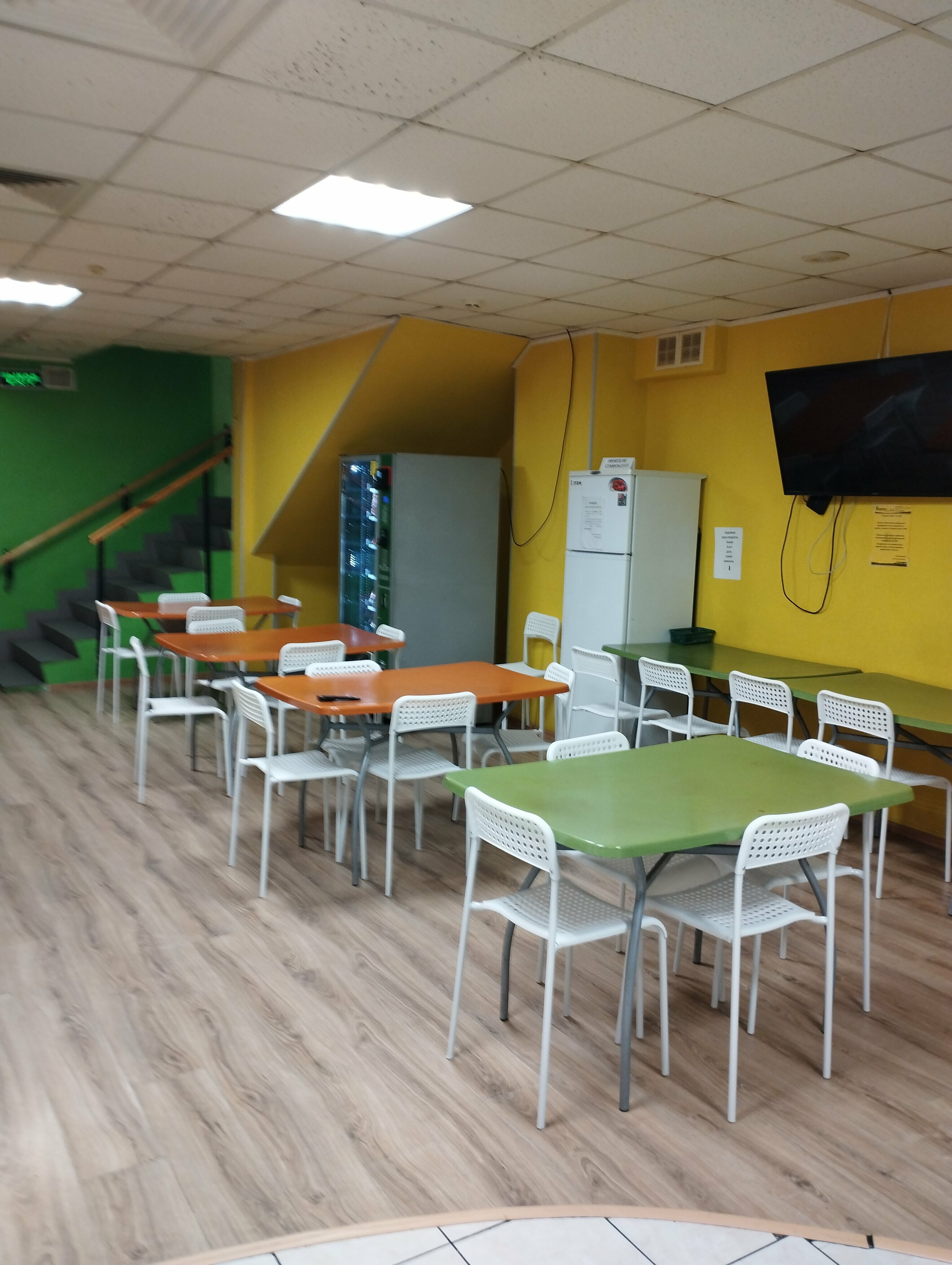 Спальное место на двухъярусной кровати в общем номере для мужчин