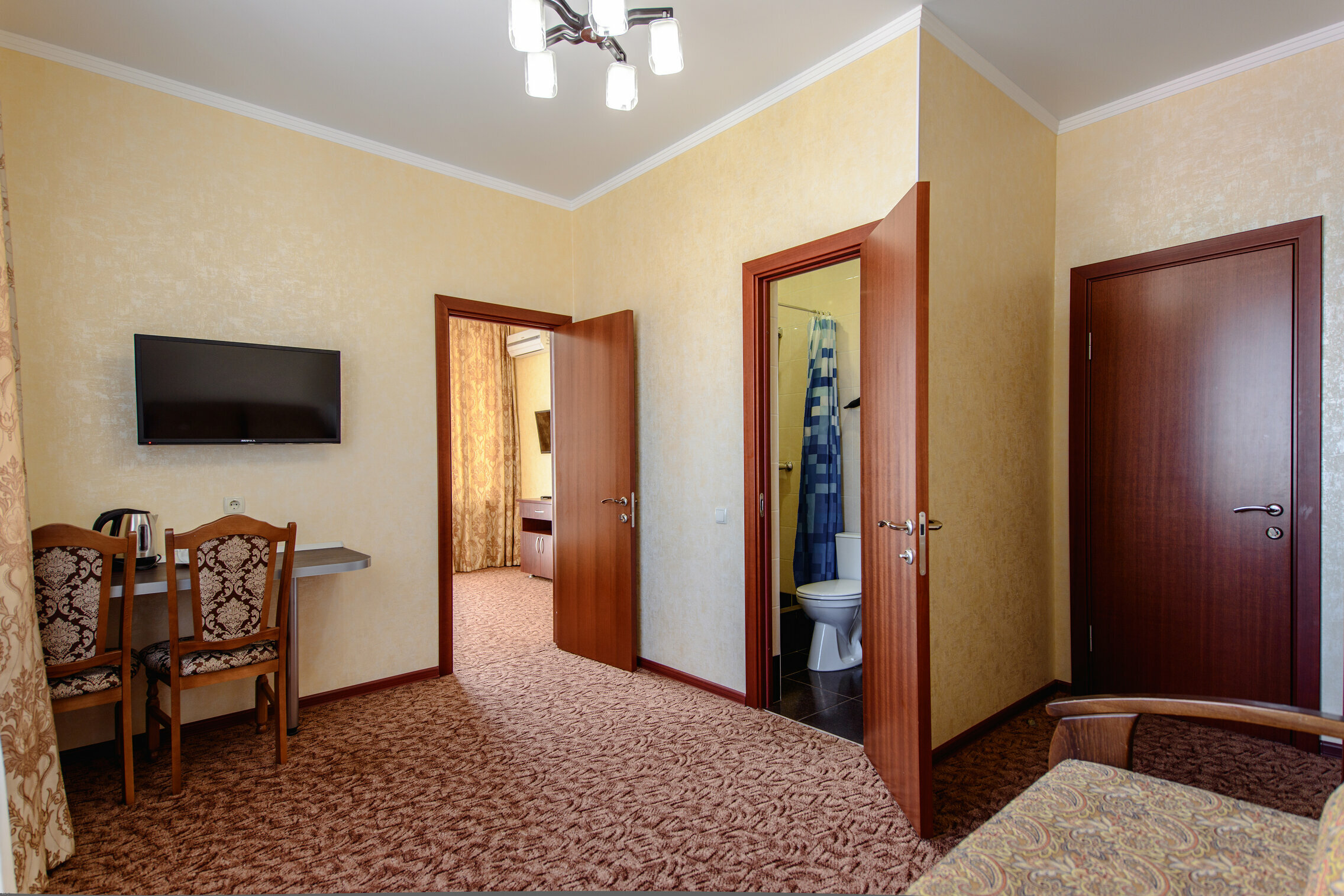 Семейный номер с балконом