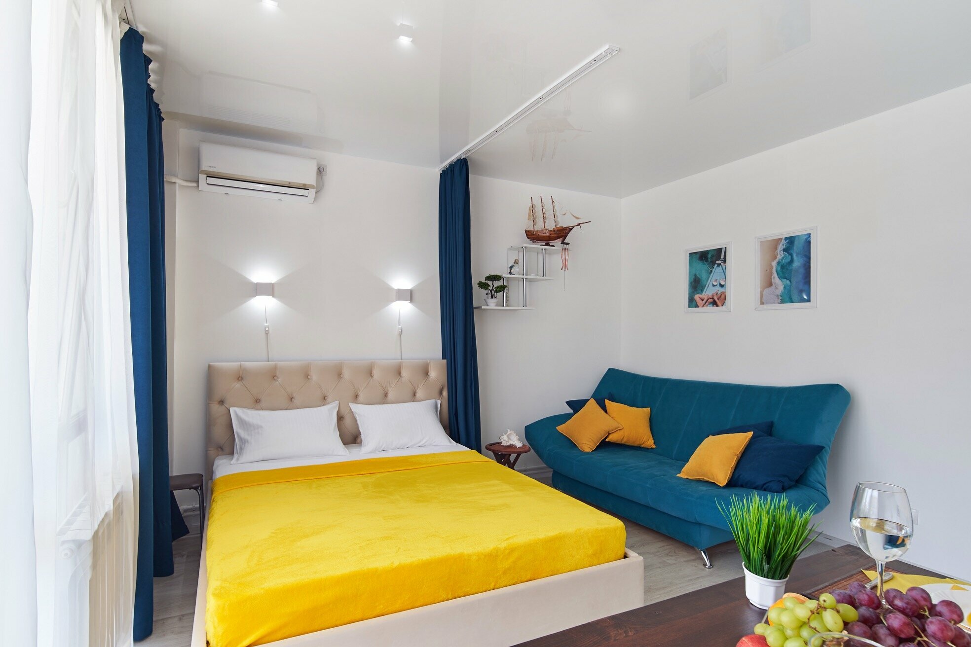 Семейный номер с боковым видом на море