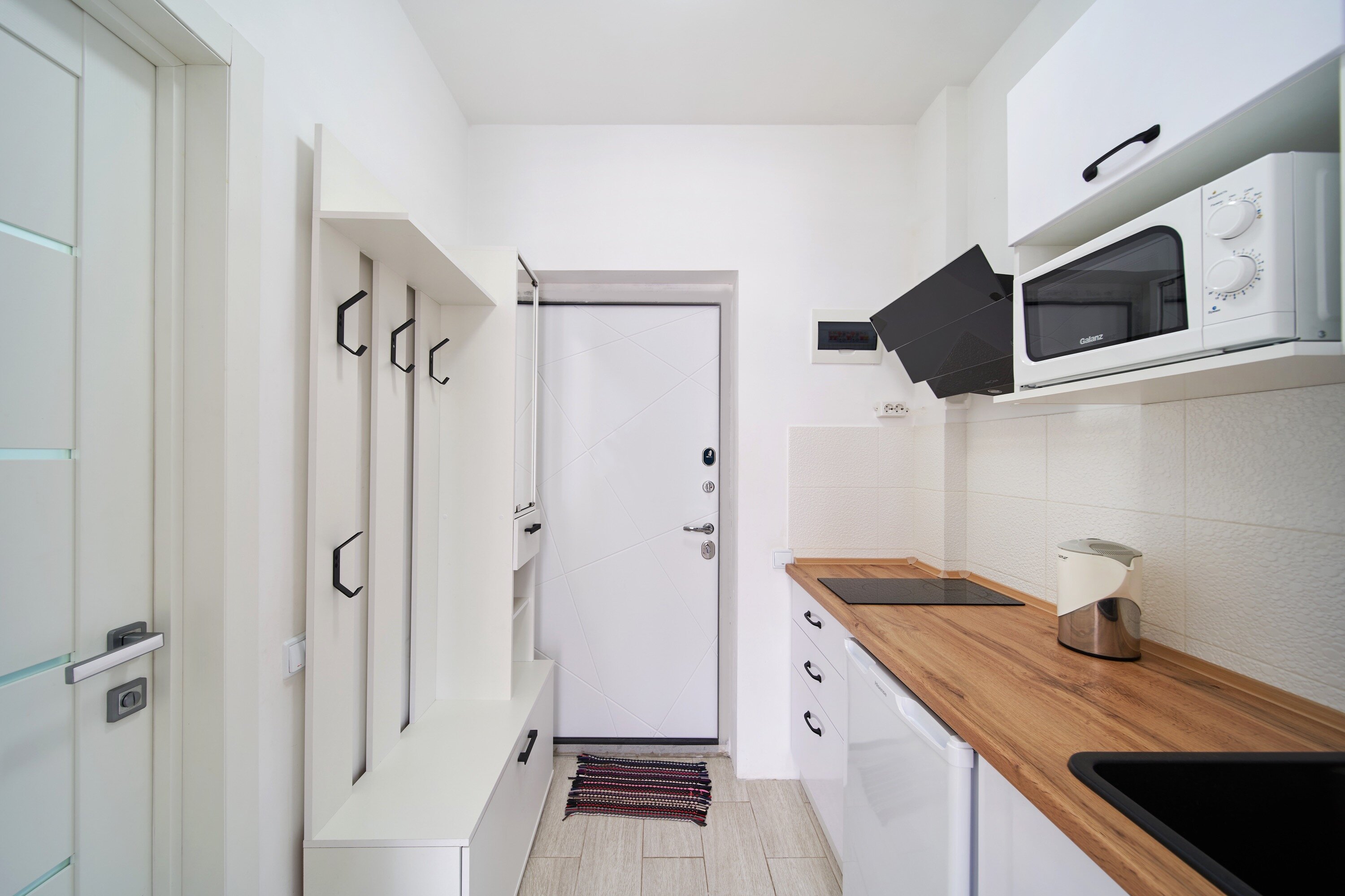 Семейный номер с боковым видом на море