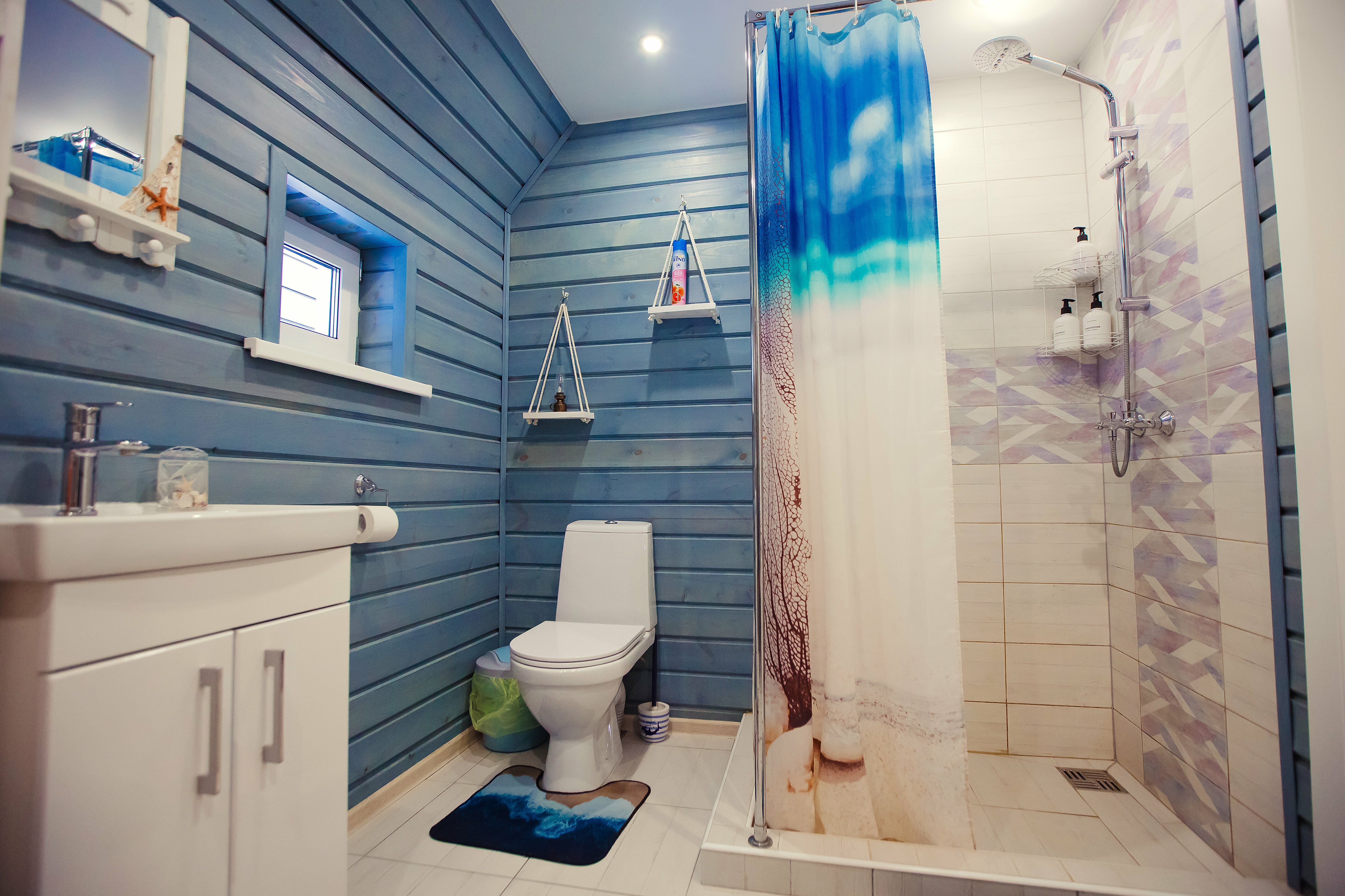 коттедж "Морской" с видом на озеро