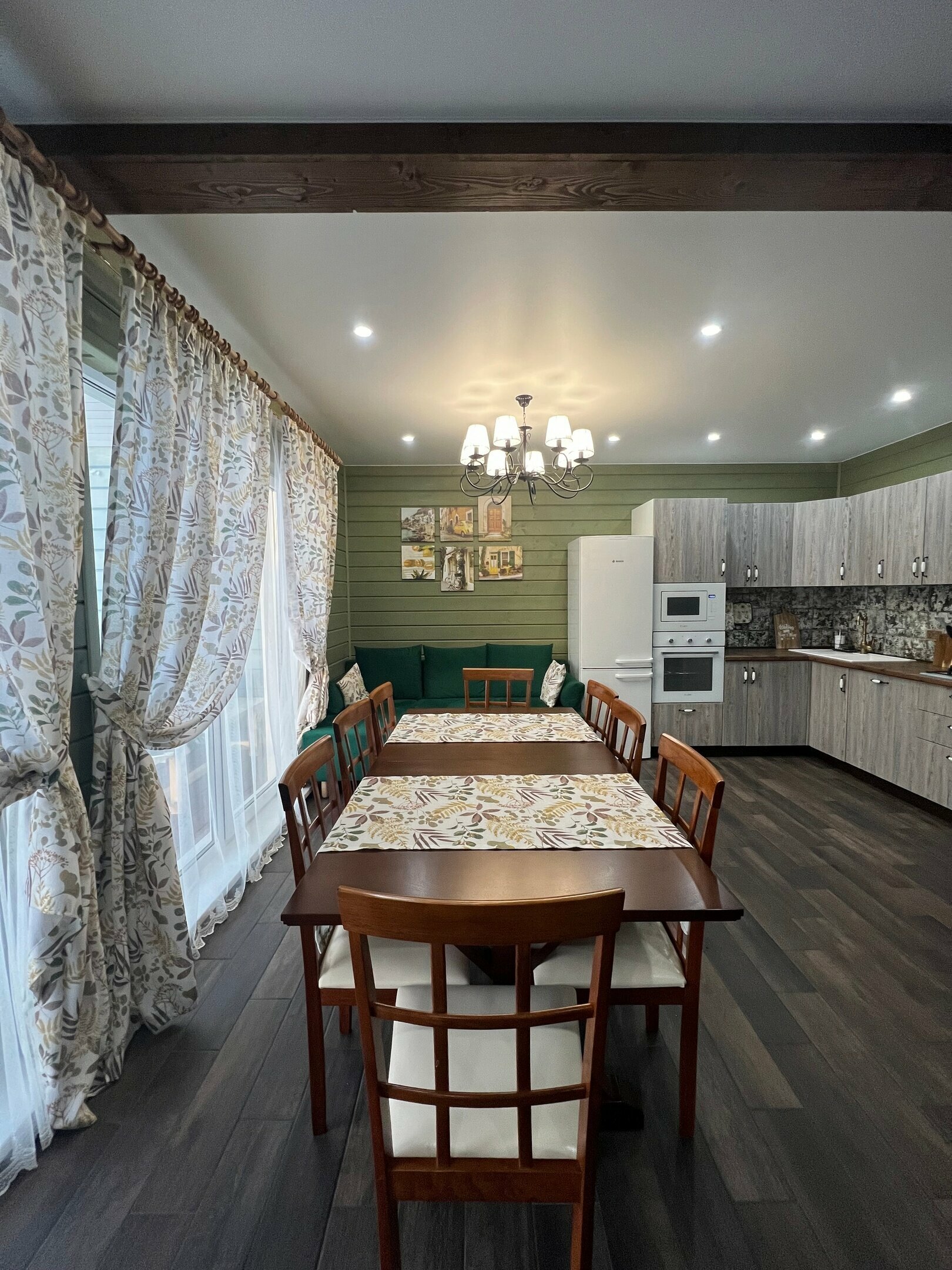 коттедж "Италия" с видом на озеро