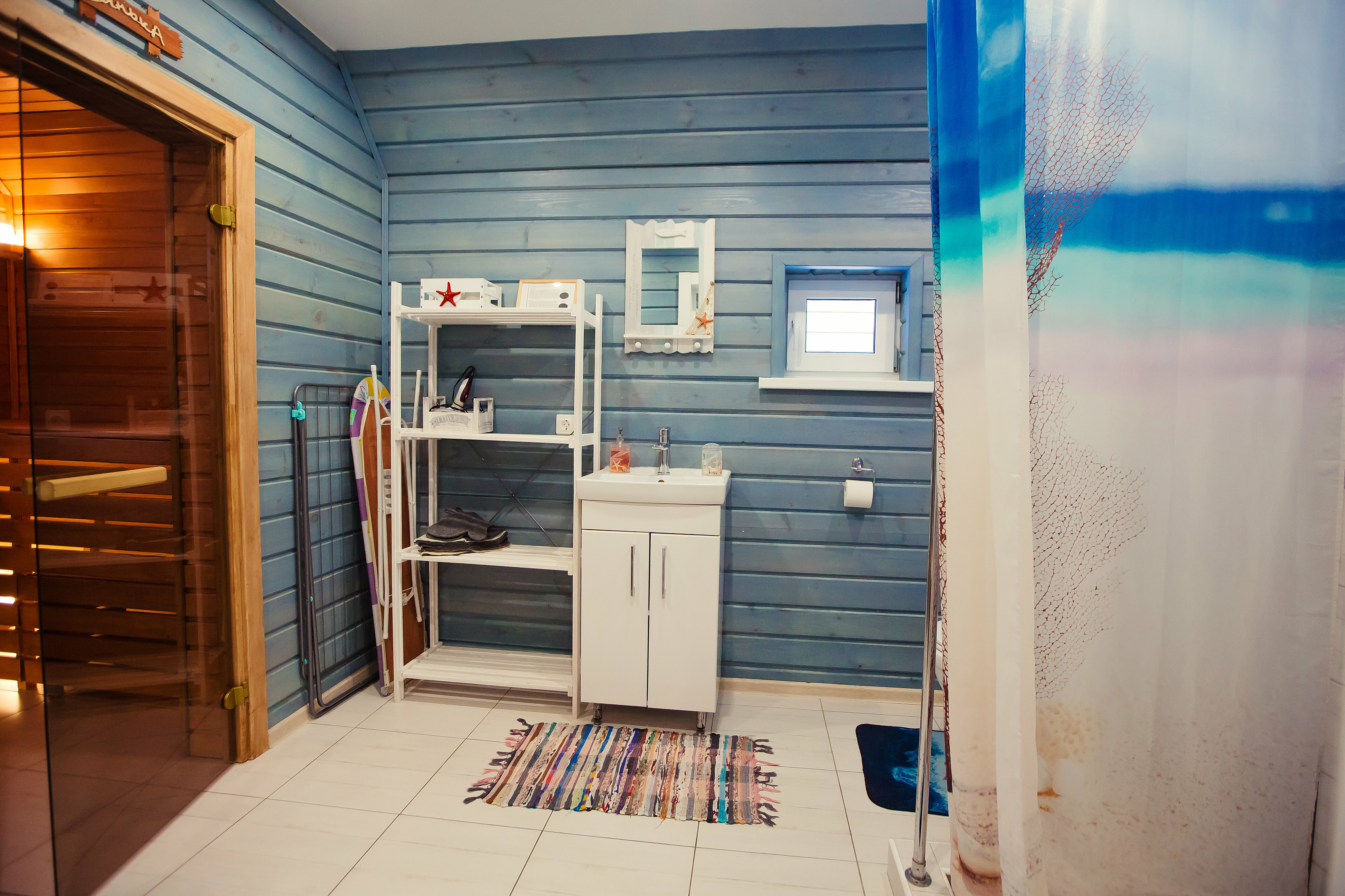 коттедж "Морской" с видом на озеро