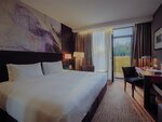 номер С БАЛКОНОМ и 1 двуспальной кроватью в DoubleTree by Hilton Moscow - Marina Hotel