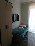 3- местный номер с балконом, 1 двуспальная кровать +1 односпальная кровать, вид на море в Эв'Рошель