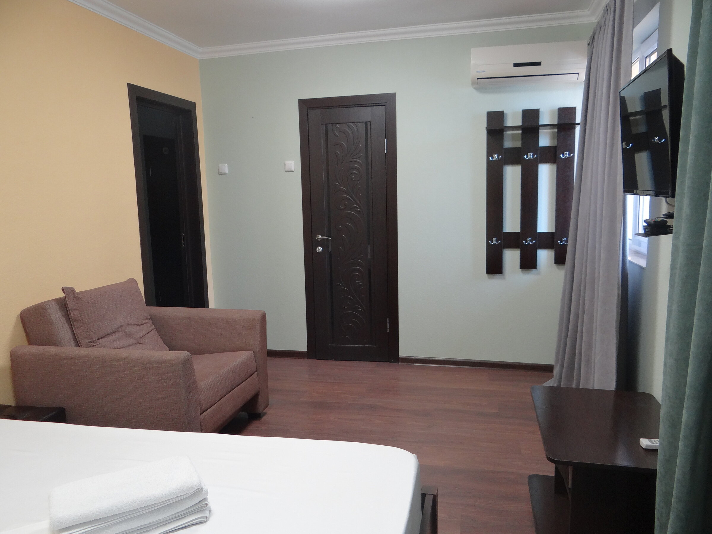 Двухместный с 1 кроватью с доступом в баню, бассейн (сеанс 4 часа в сутки на каждого гостя)