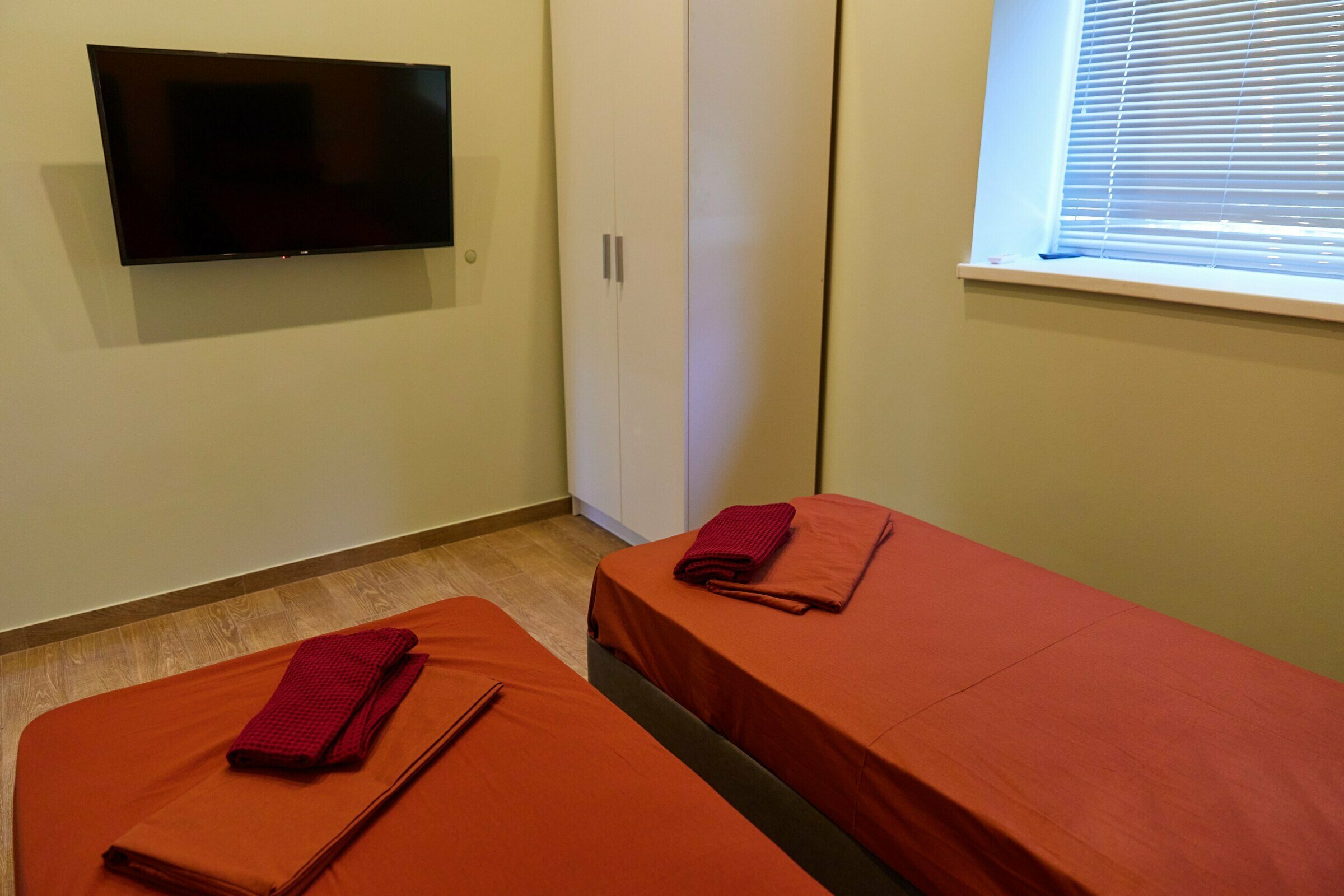 Коттедж со своей кухней с доступом в баню, бассейн (сеанс 4 часа в сутки на каждого гостя)