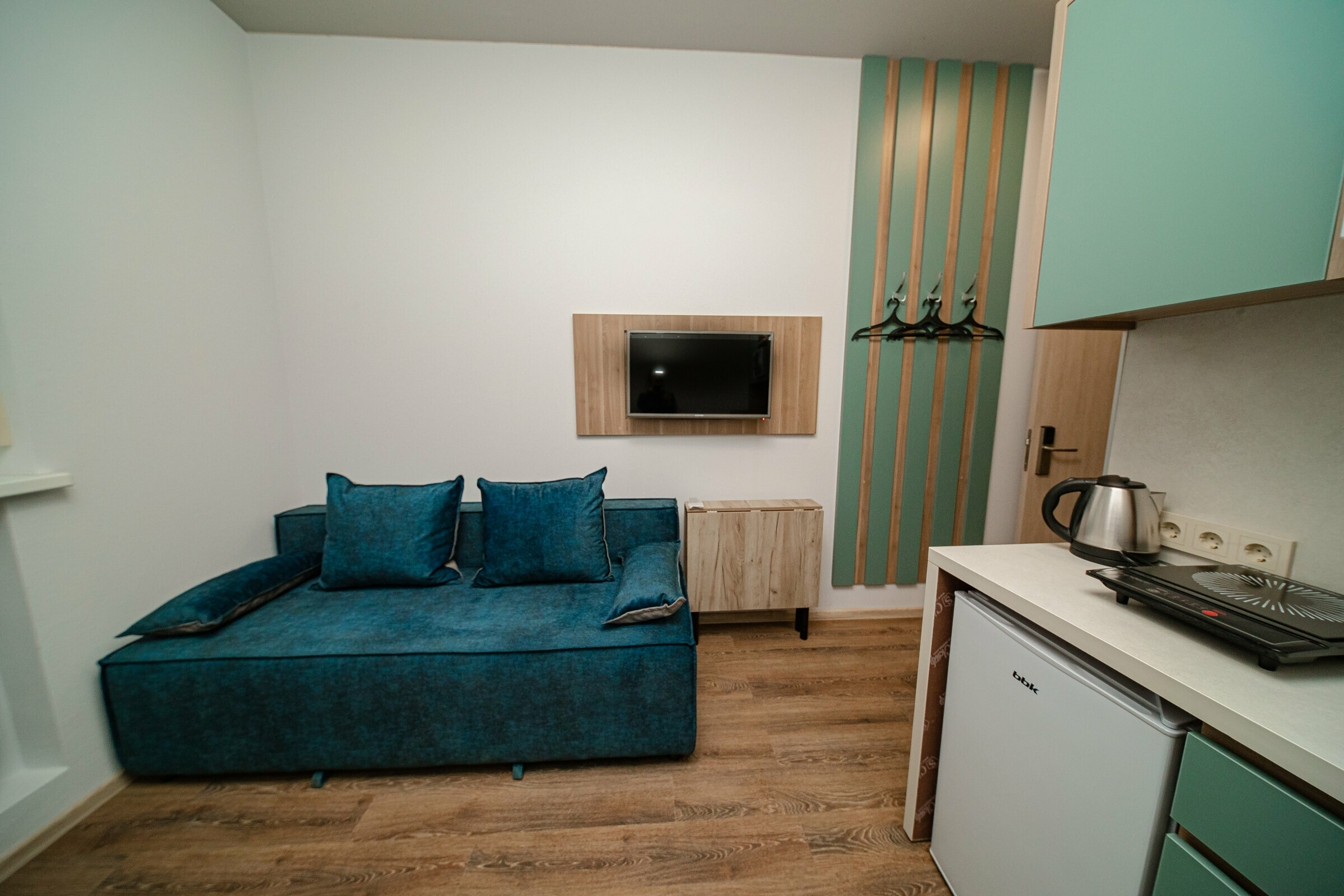 Небольшой двухместный номер с 2 отдельными кроватями