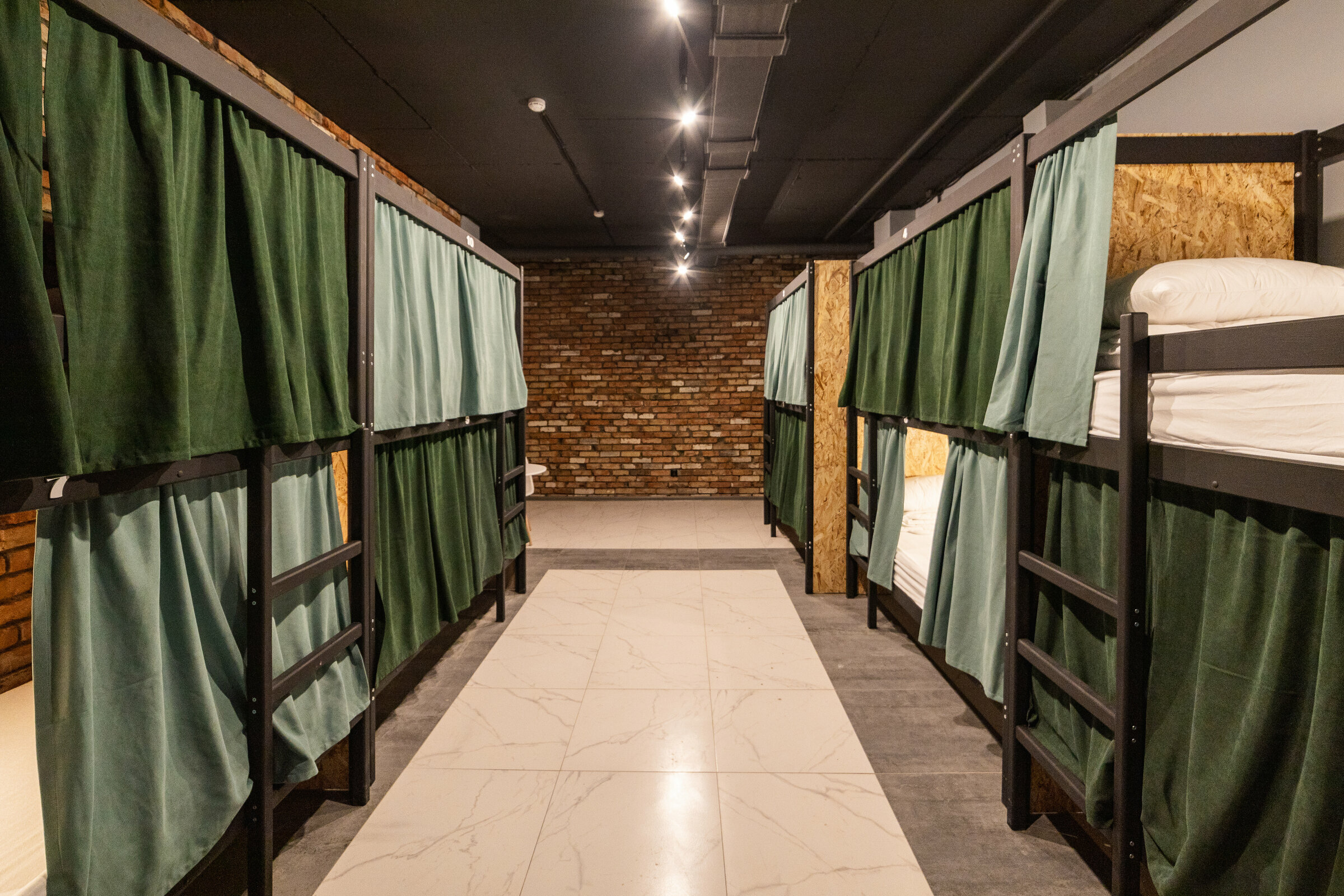 Многоместный номер (10 мест) нижнее место