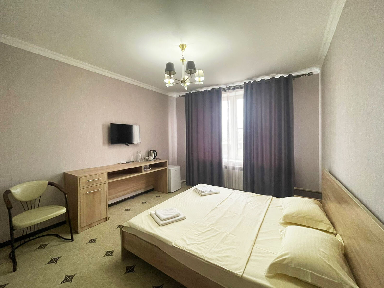 Улучшенный номер с кроватью размера «queen-size»