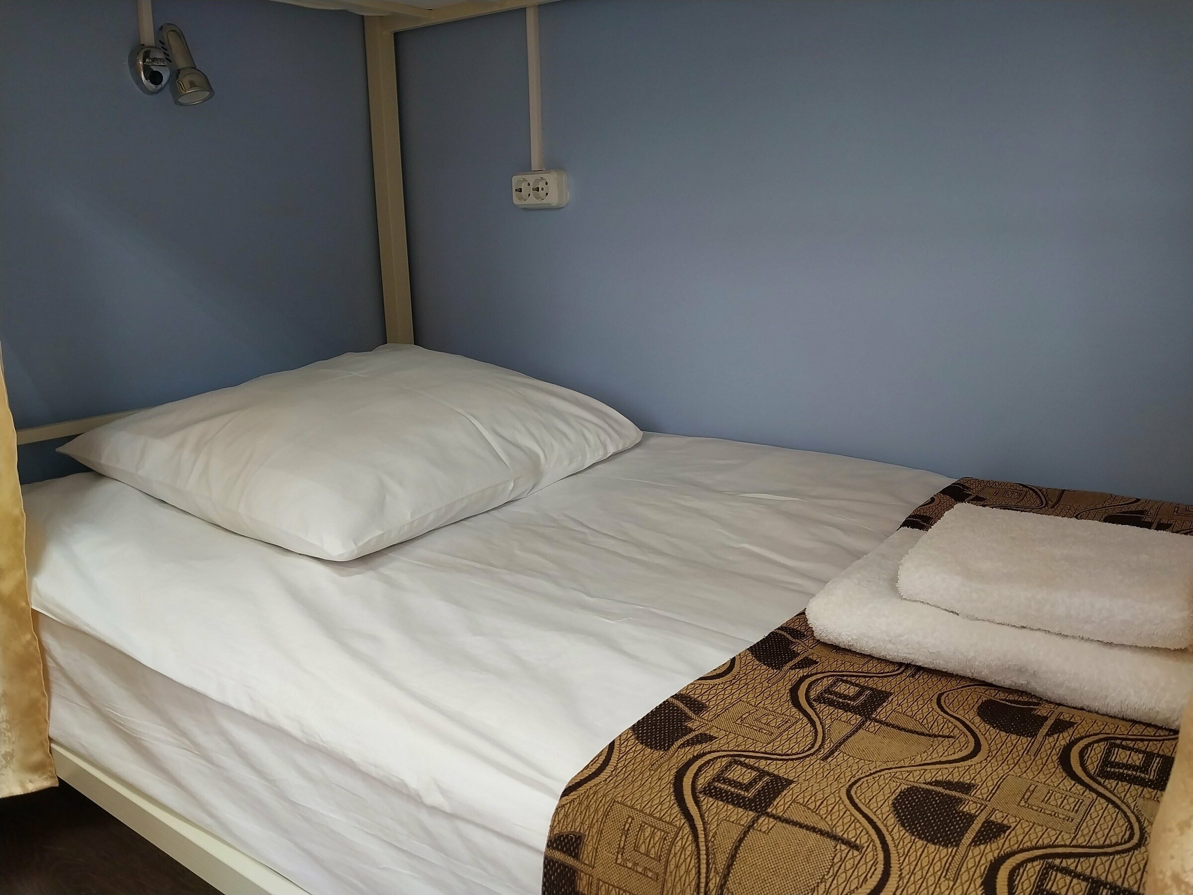 Кровать в общем 6-местном номере