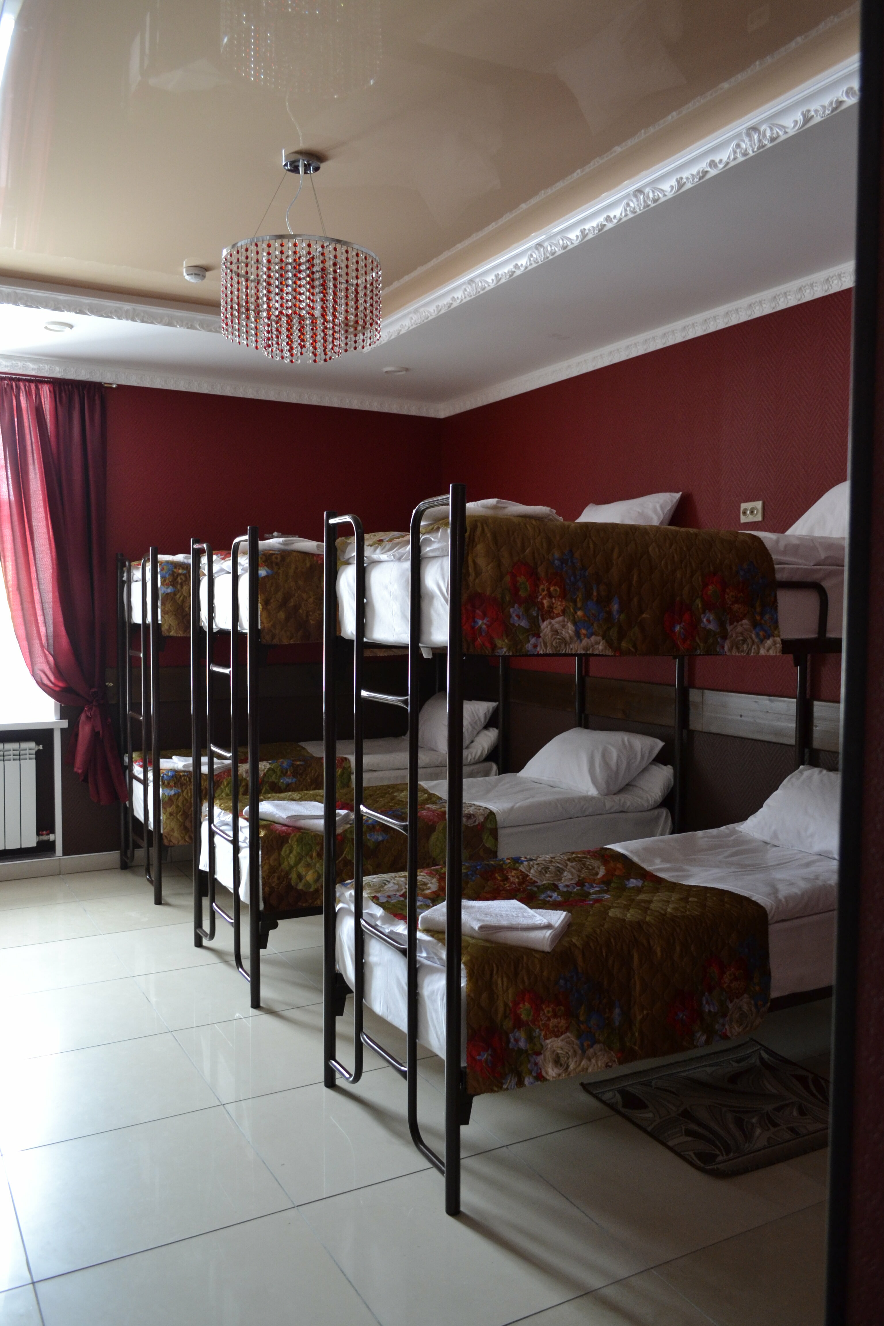 Кровать в общем 8-местном номере