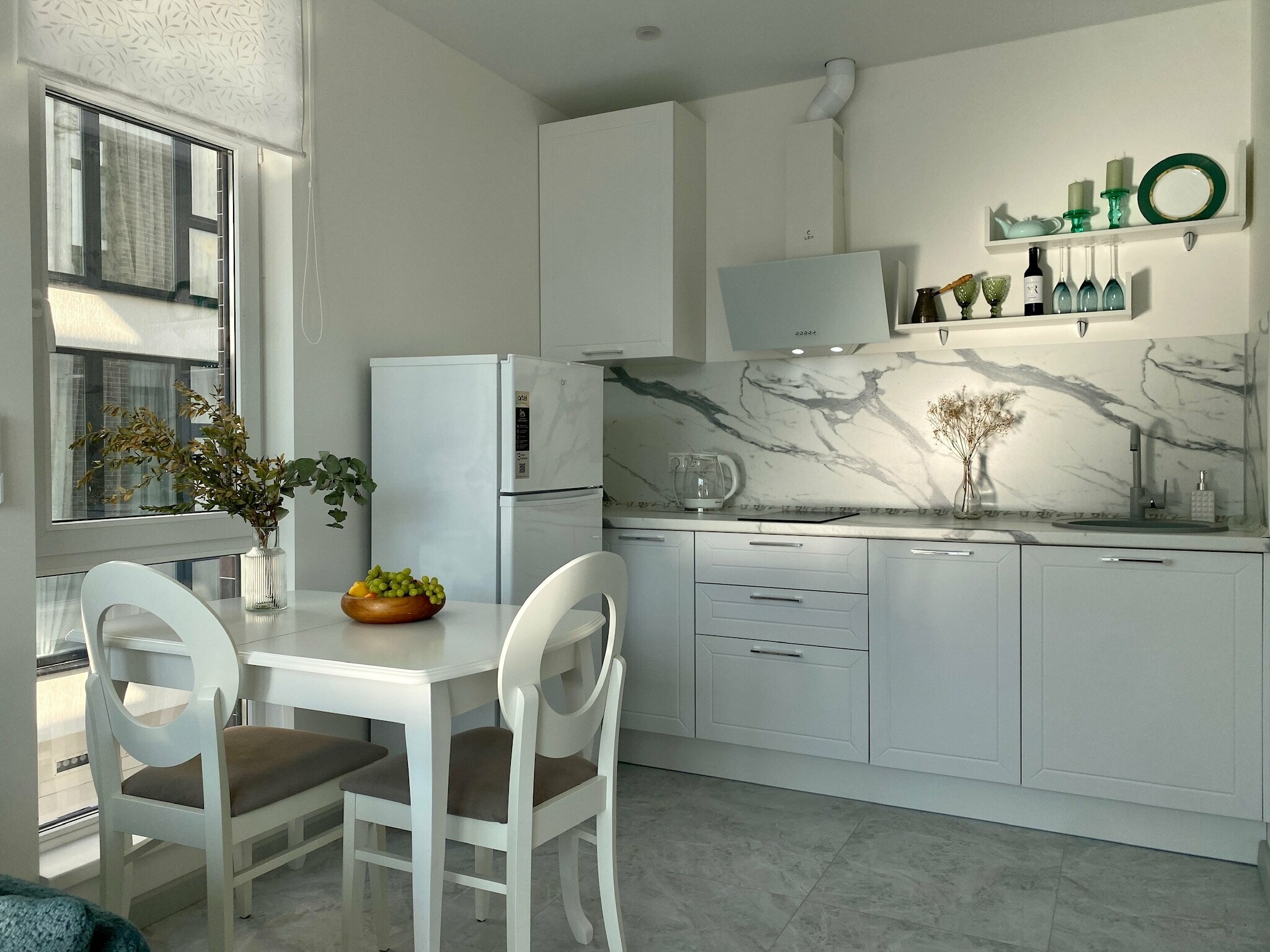 3-х местные апартаменты с балконом в жк c круглогодично подогреваемым бассейном +32 ° "Alicekeys"