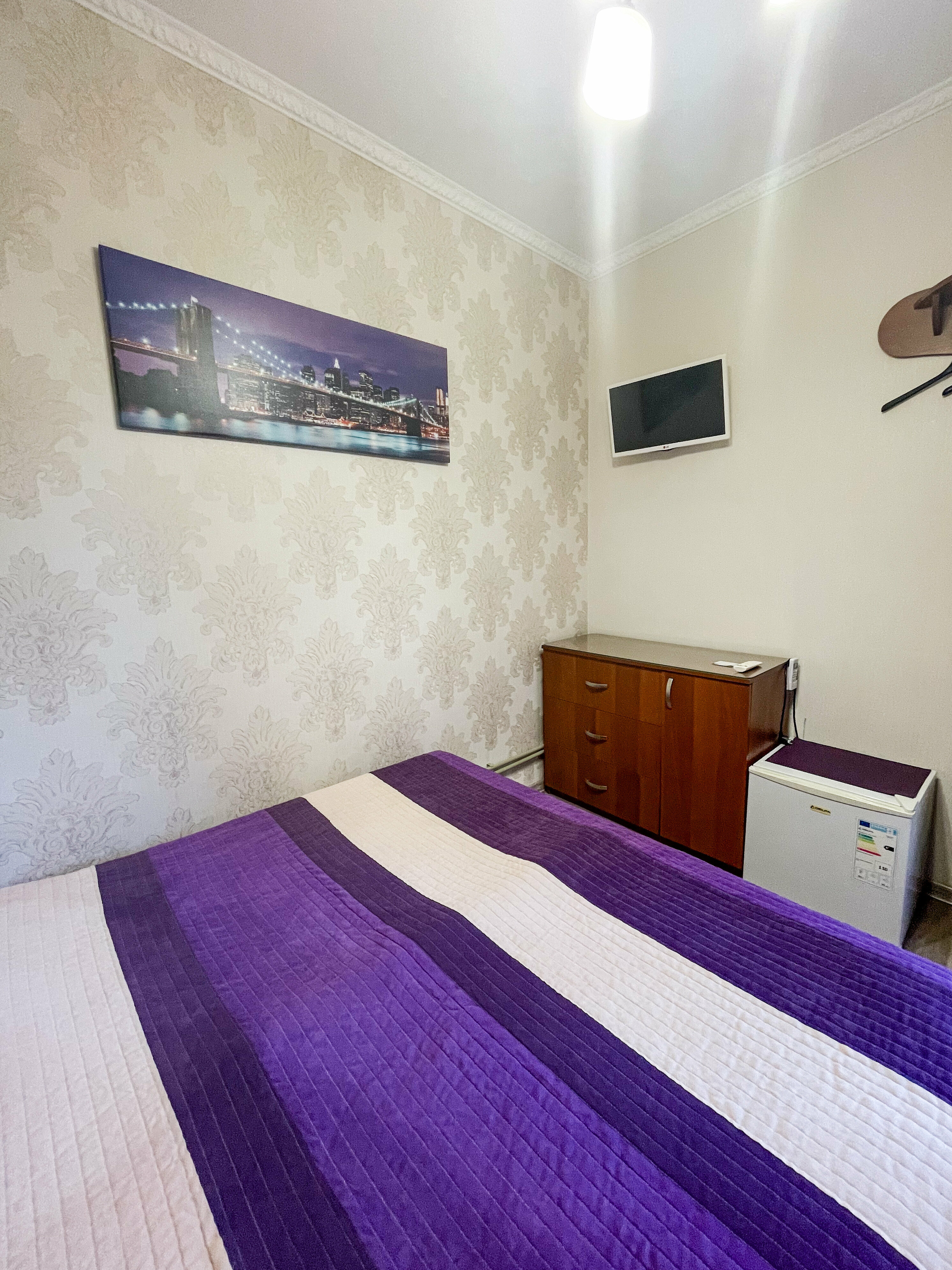 Двухместный номер с 1 кроватью или 2 отдельными кроватями и общей ванной комнатой