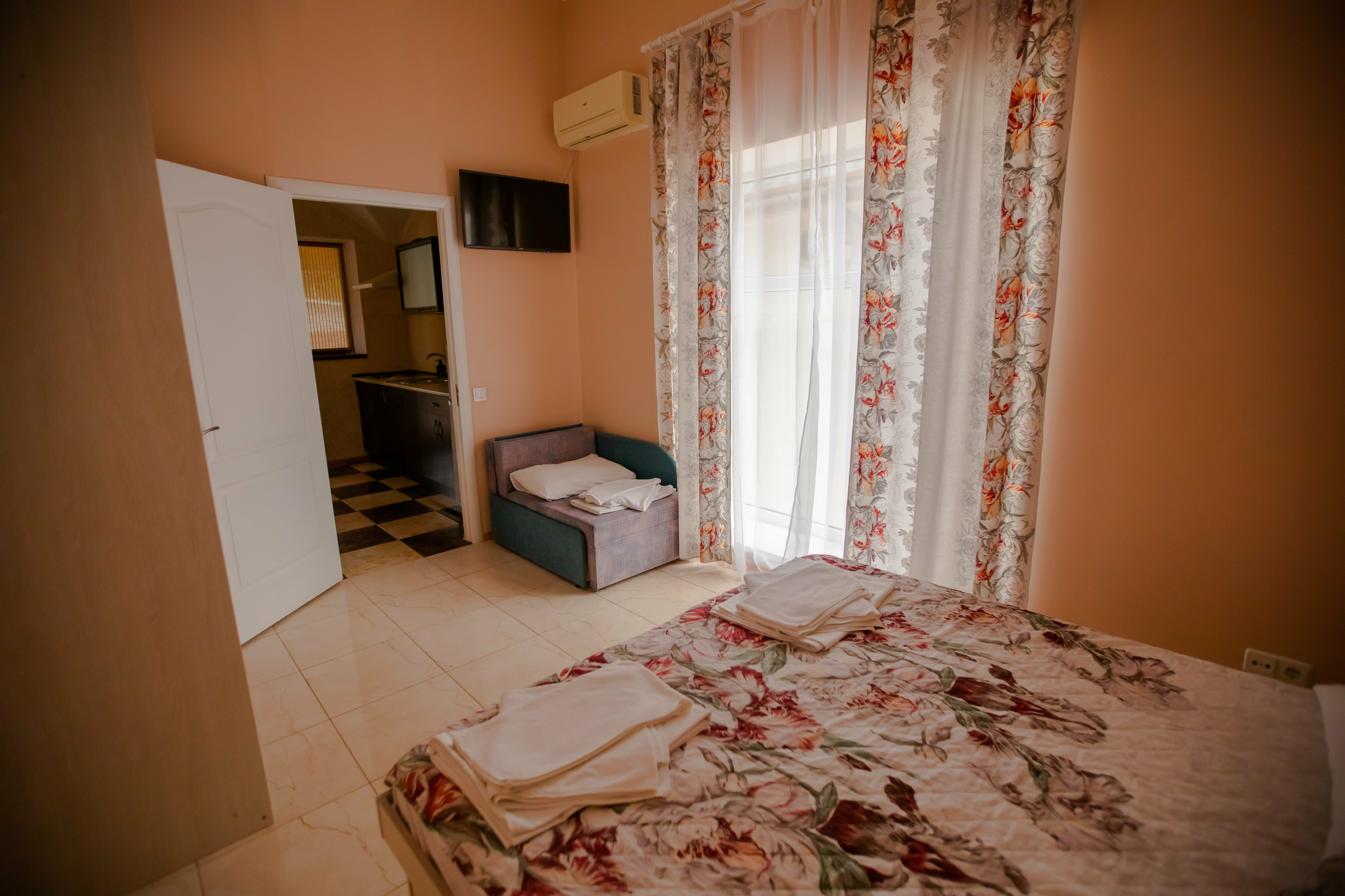 Апартаменты с видом на бассейн