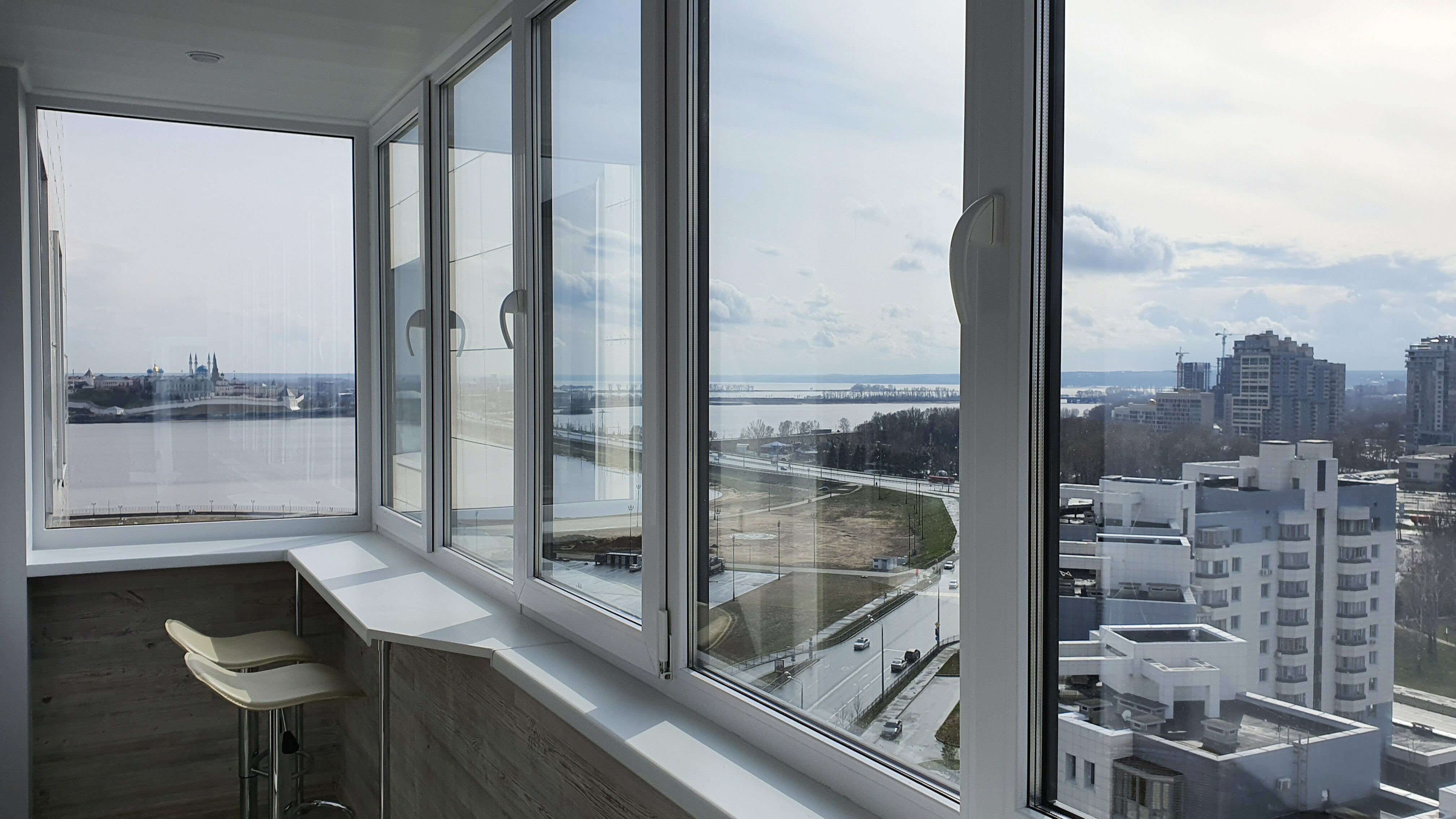 Апартаменты с видом на набережную и Казанский Кремль (двухспальная кровать + двухспальный диван)