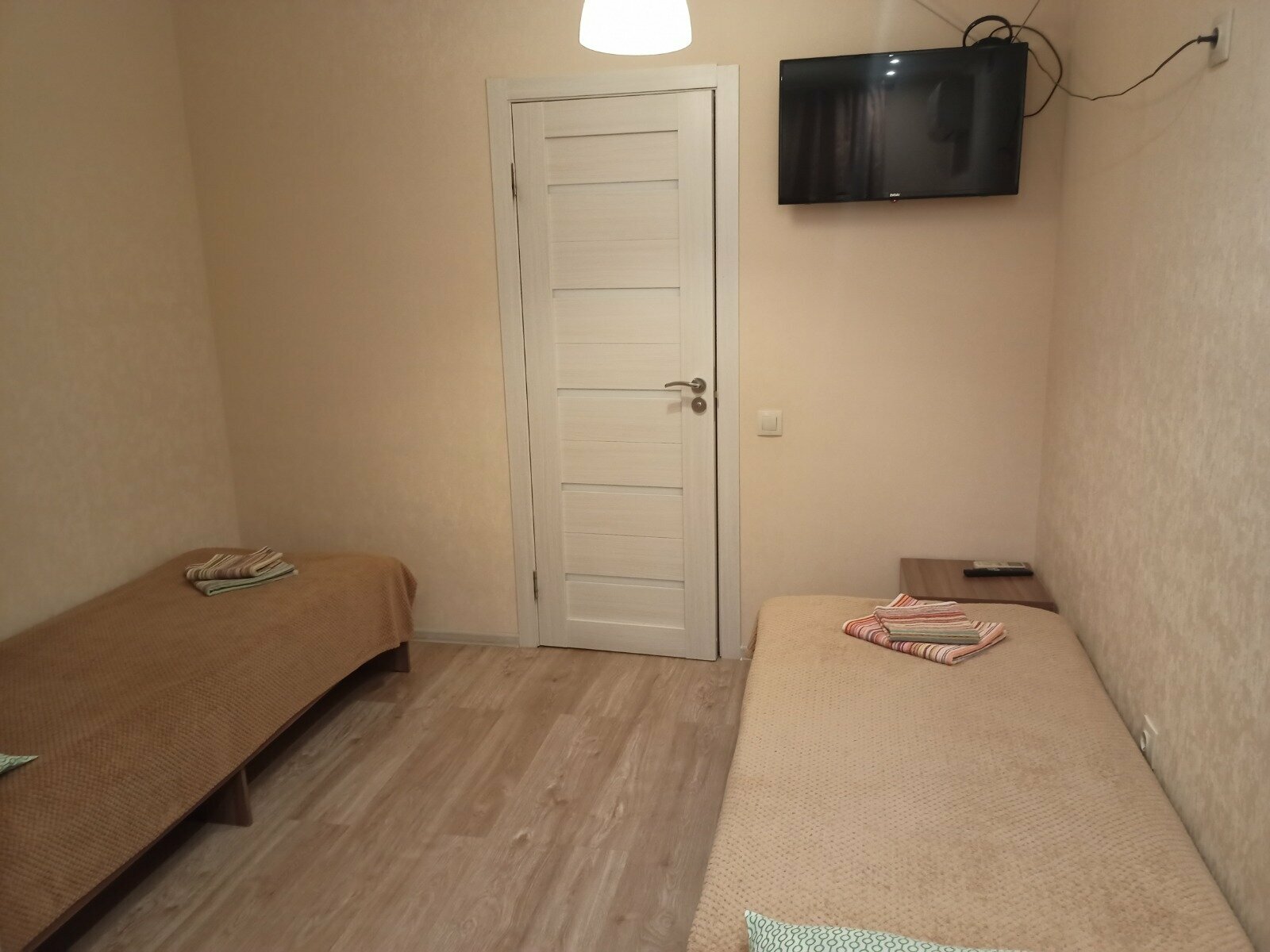 Двухместный номер с раздельными кроватями и глухим окном