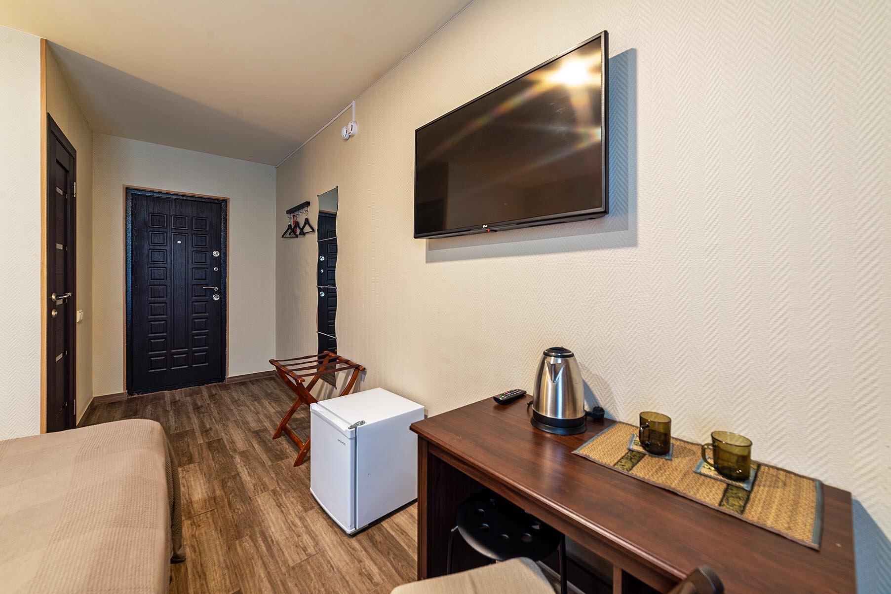 Улучшенный  номер с 1 двуспальной или 2 односпальными кроватями