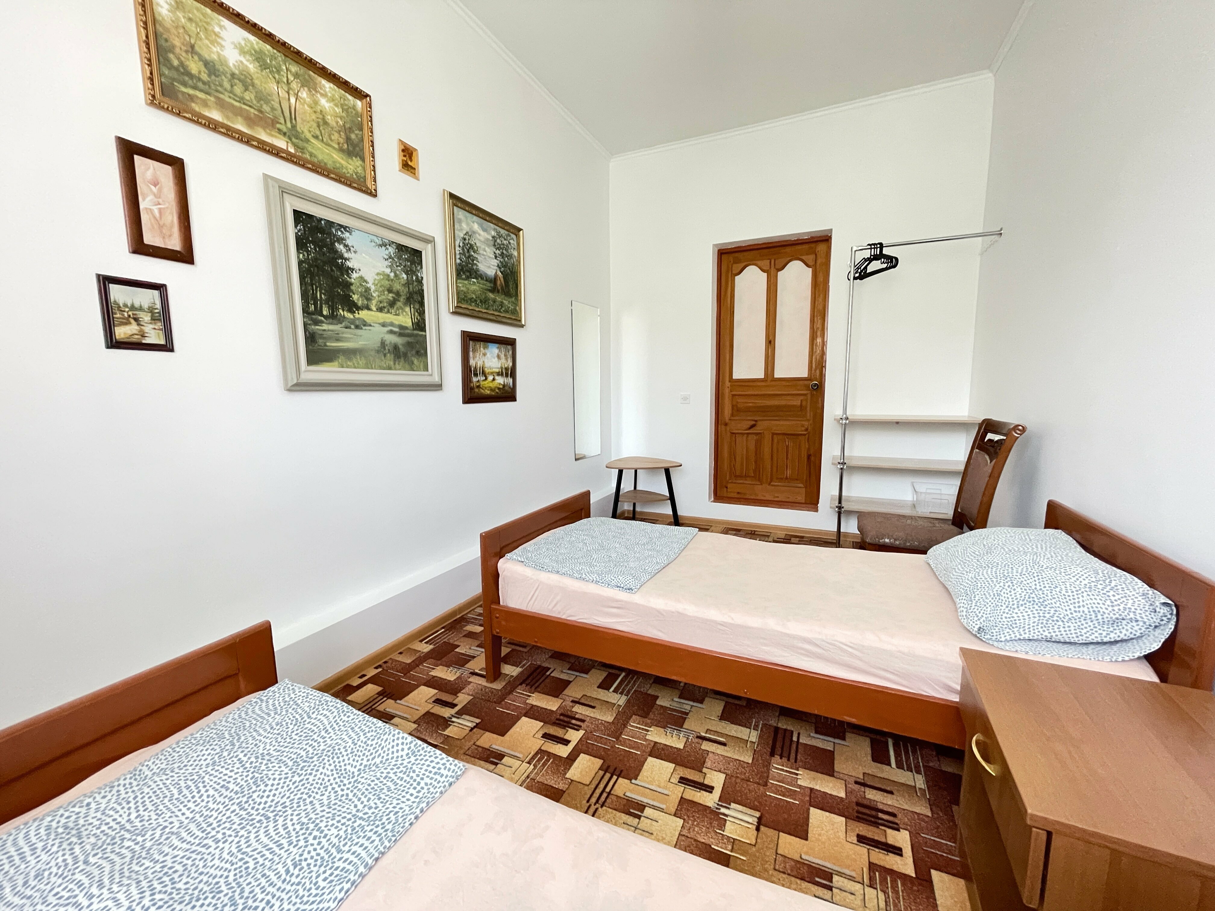 Двухместный номер с 2 отдельными кроватями и окном