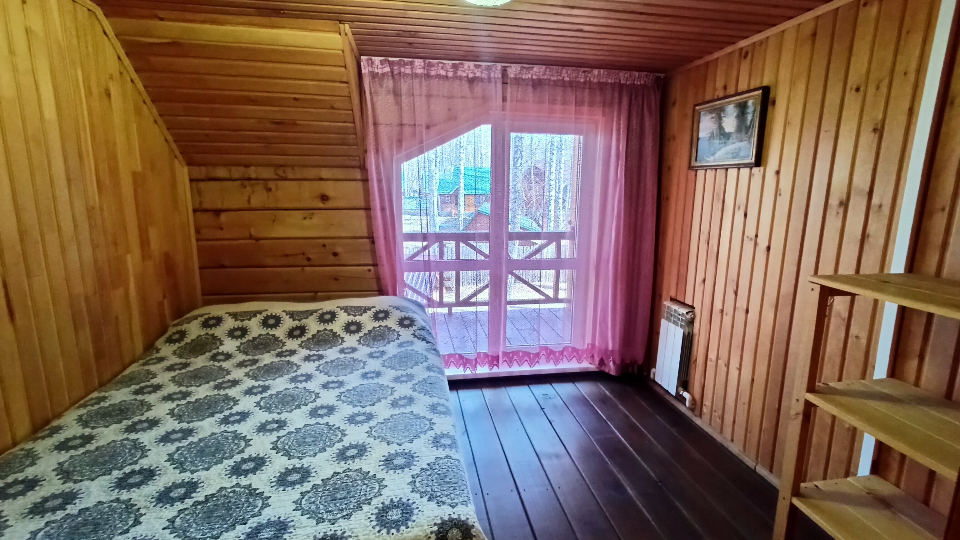 Коттедж с видом на лес