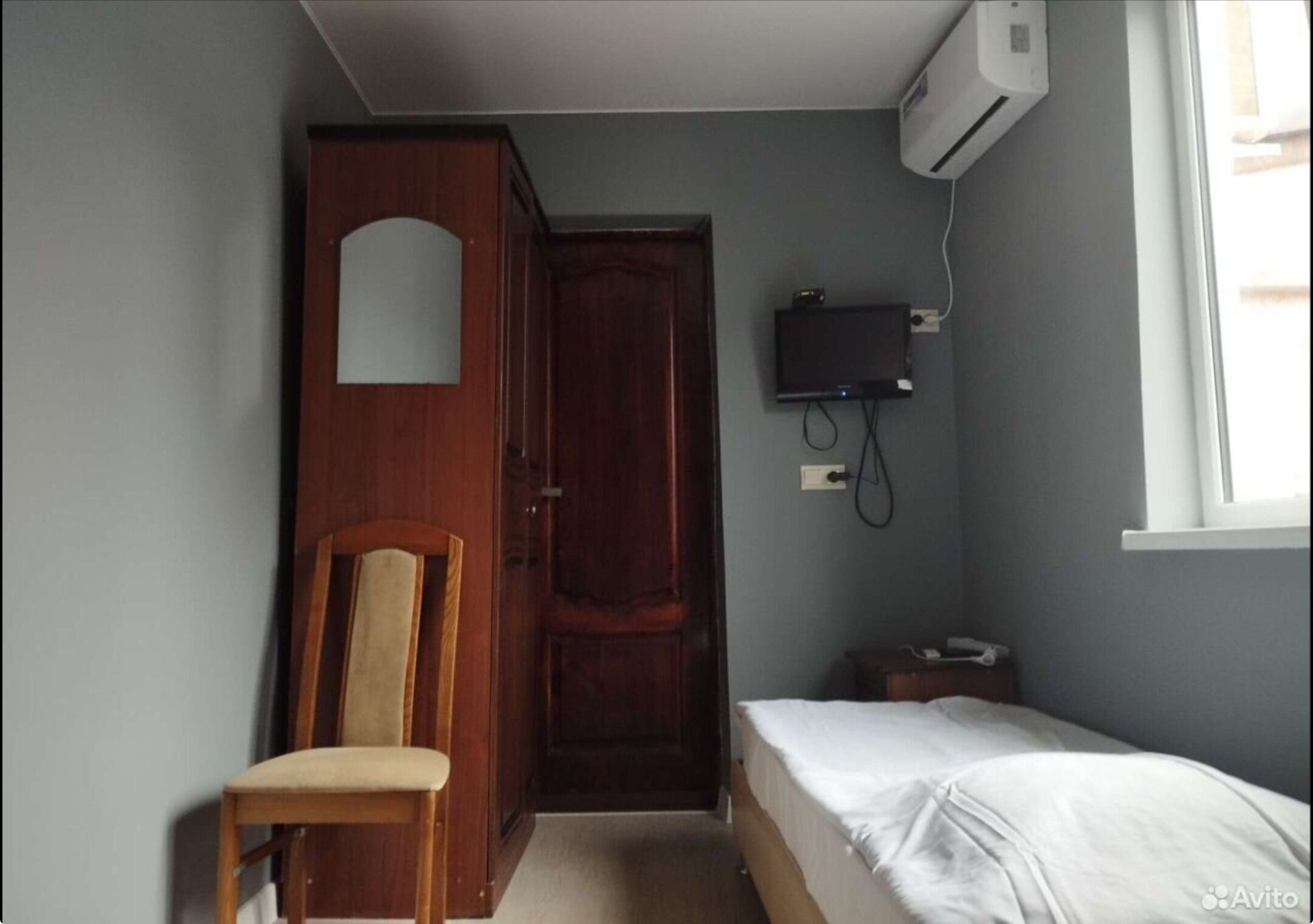 Трехместный номер с общим душем и туалетом