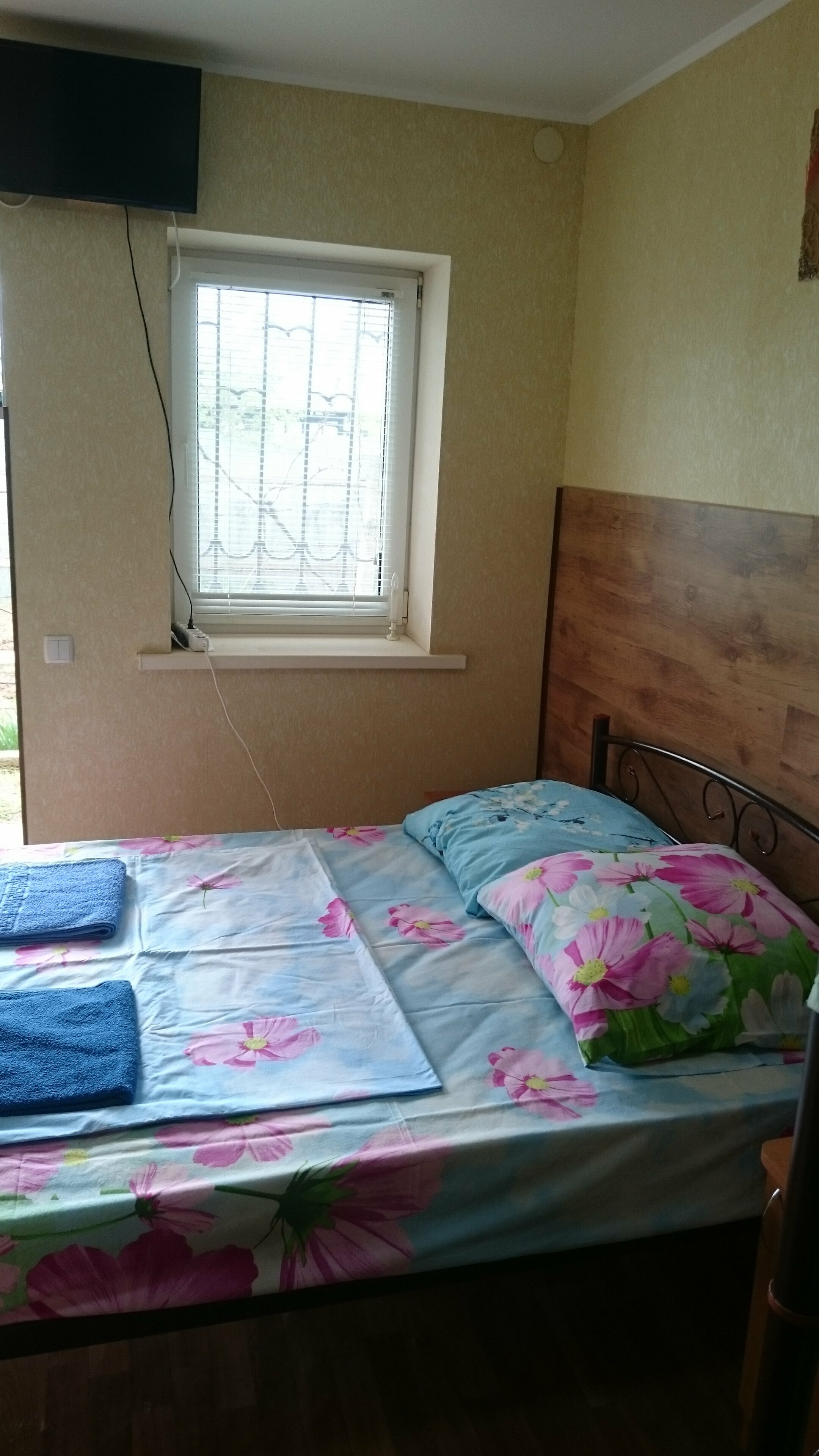 Четырехместный номер с двуспальной кроватью