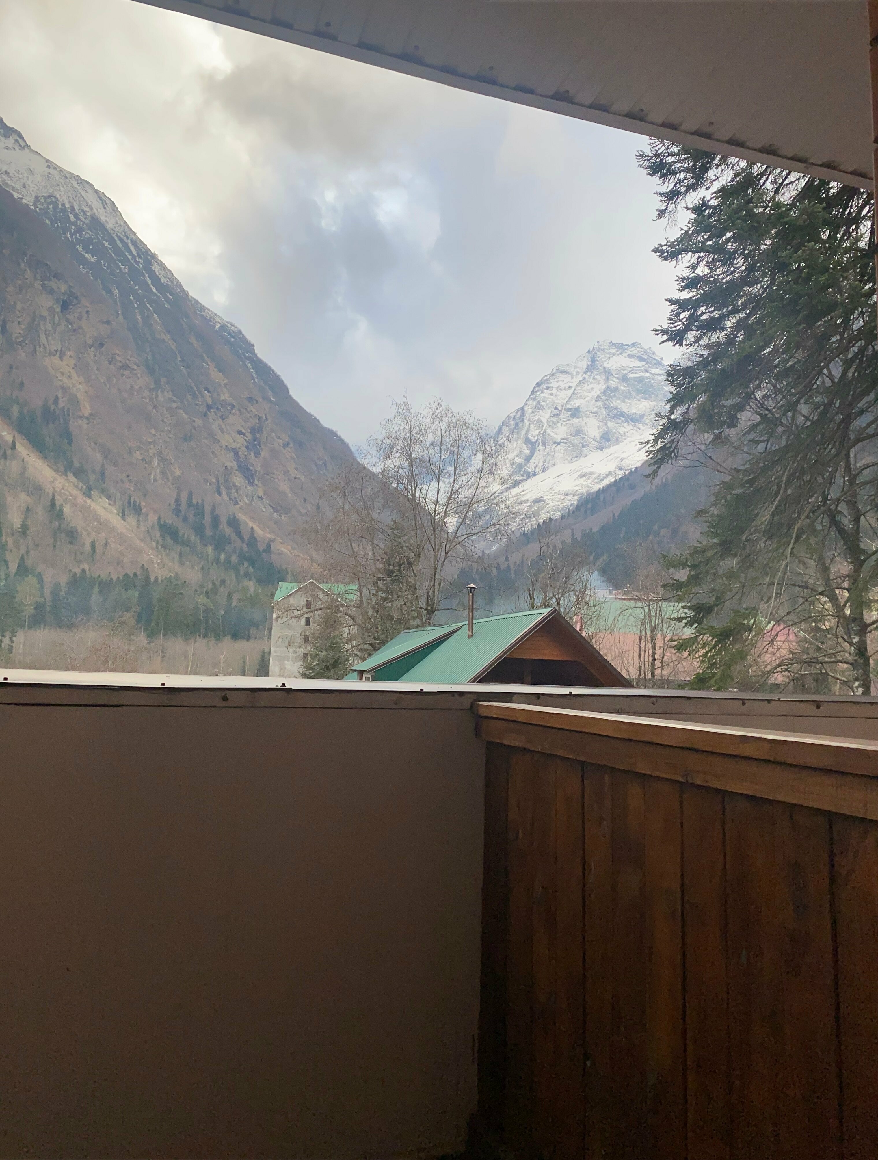 Четырехместный номер с видом на горы