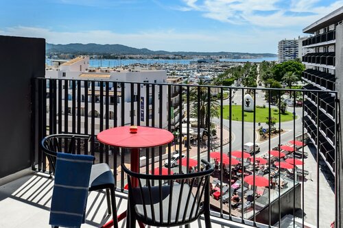 Номер с 2 односпальными кроватями, вид на море в Hotel Vibra District - Adults Only