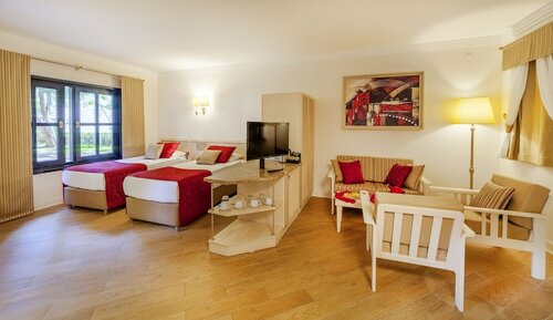 Club Family Room в Sunrise Resort Hotel