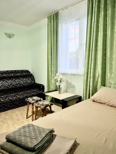 Трехместный номер эконом-класса в Дельфин