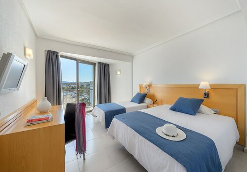 Двухместный номер с 1 двуспальной кроватью (3 Adults) в Hotel Vibra San Remo